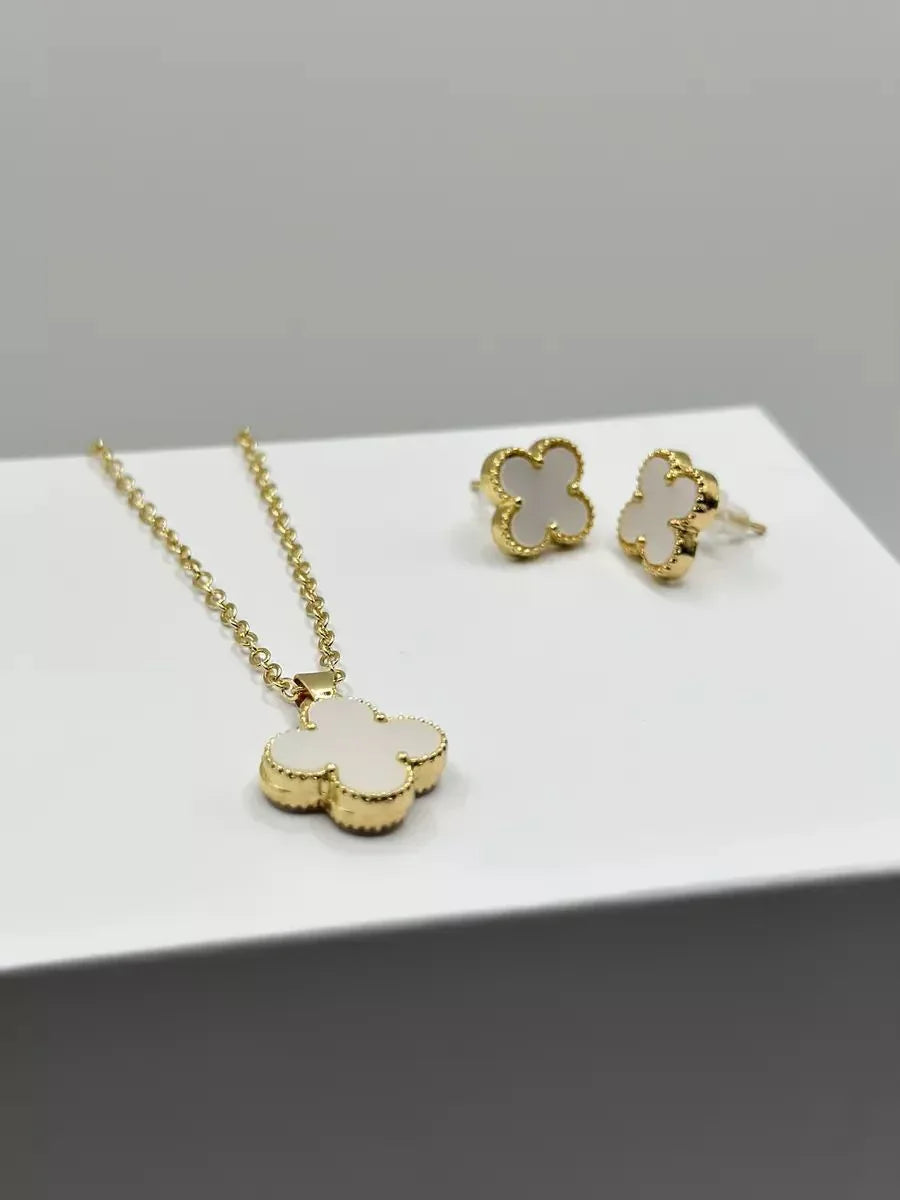 Halskette „Clover“ in Goldfarbe - TOLLzWOOD