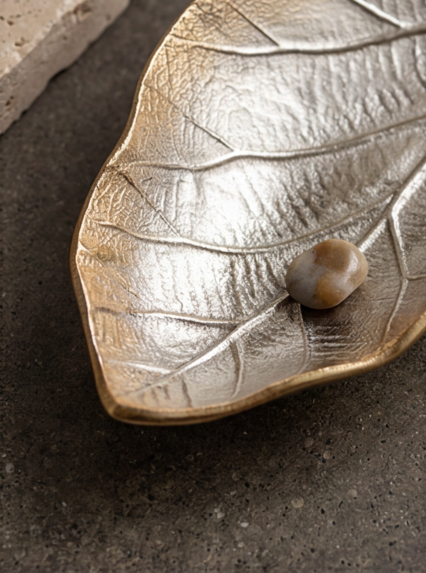 Decorative bowl “Leaf”