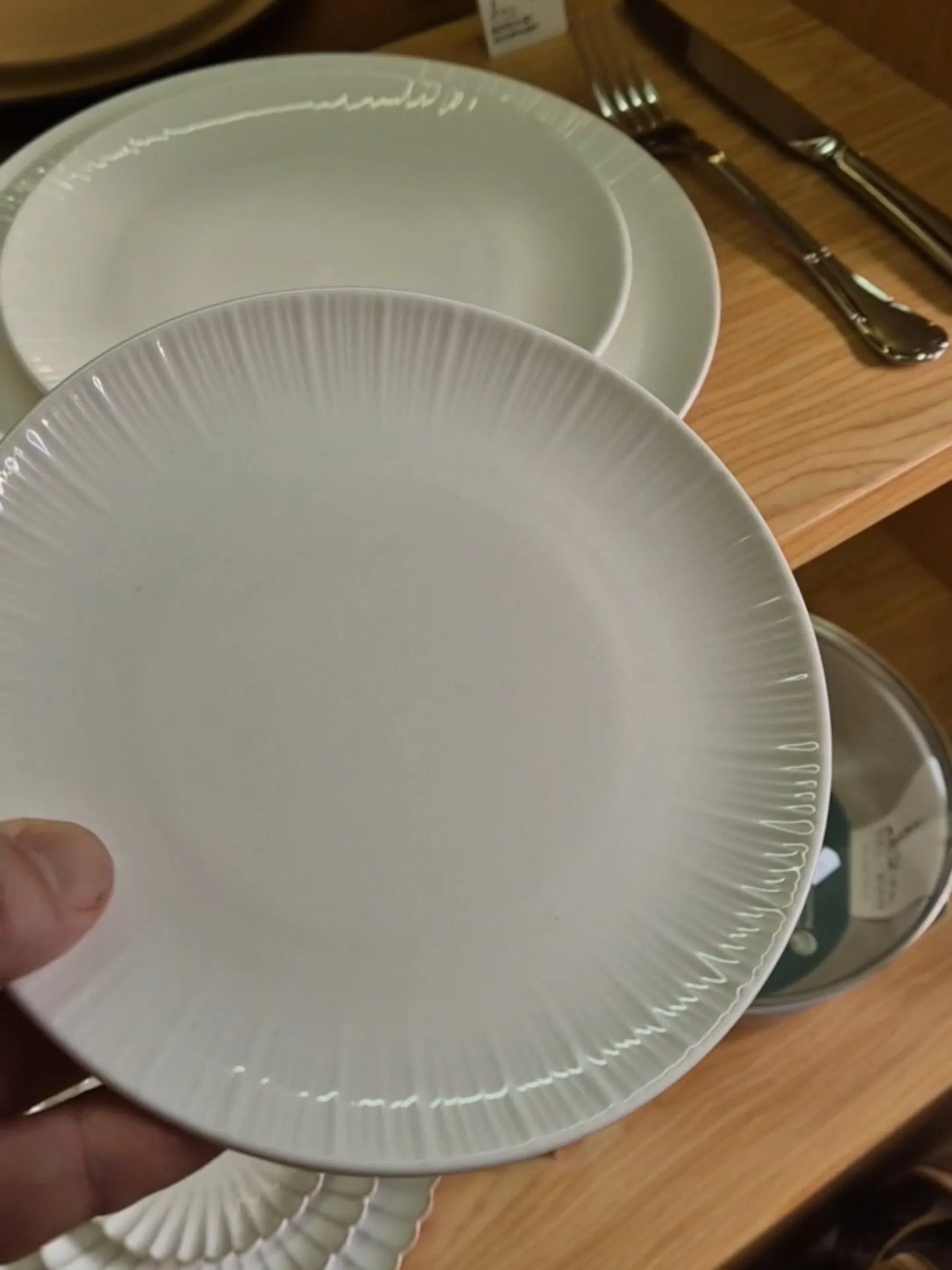 Weiß Porzellanteller mit Randstruktur 21 cm - TOLLzWOOD