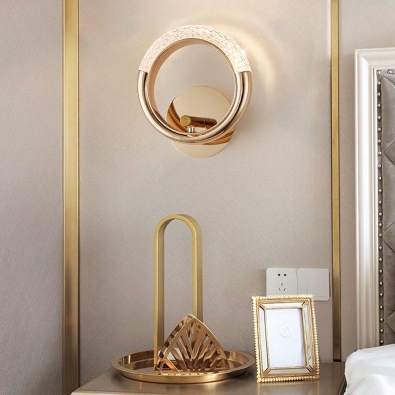 Modern LED wall light, ring design, gold-colored