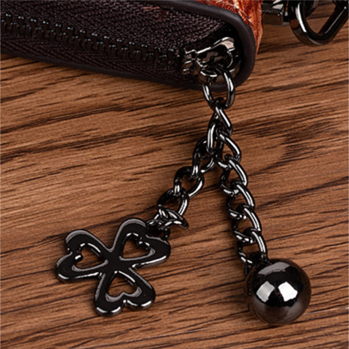 Hand-painted leather wallet – model FG9150