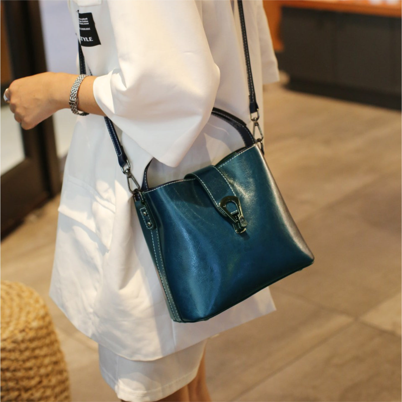 Leather handbag – Model 9142