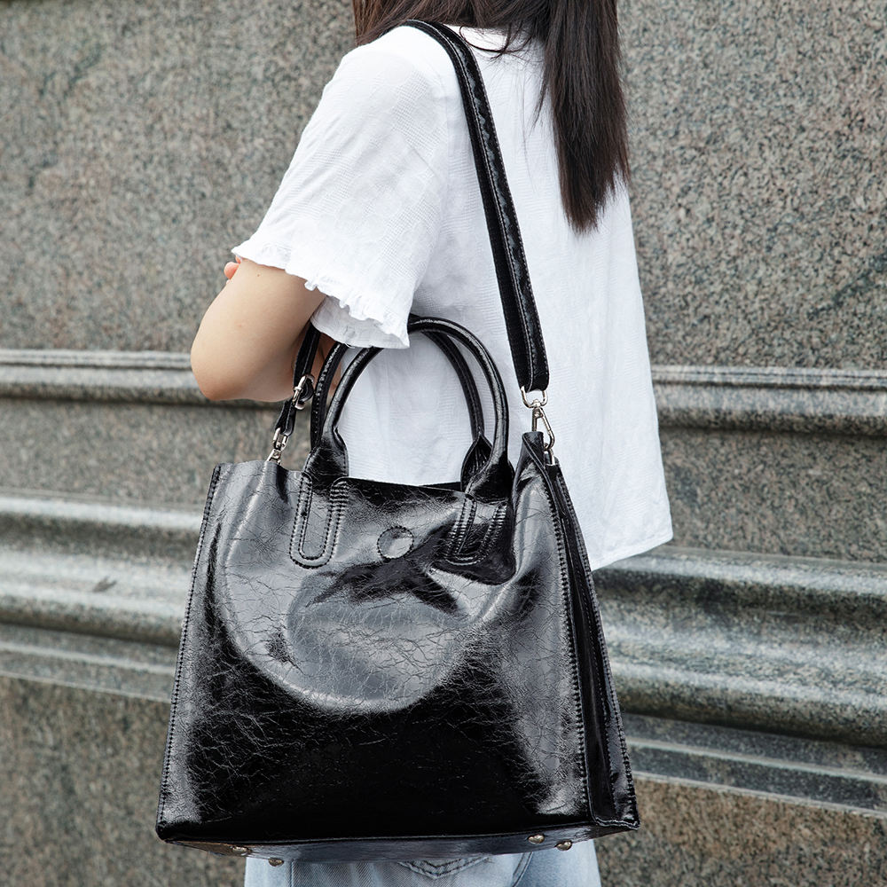 Leather handbag – Model DB3019