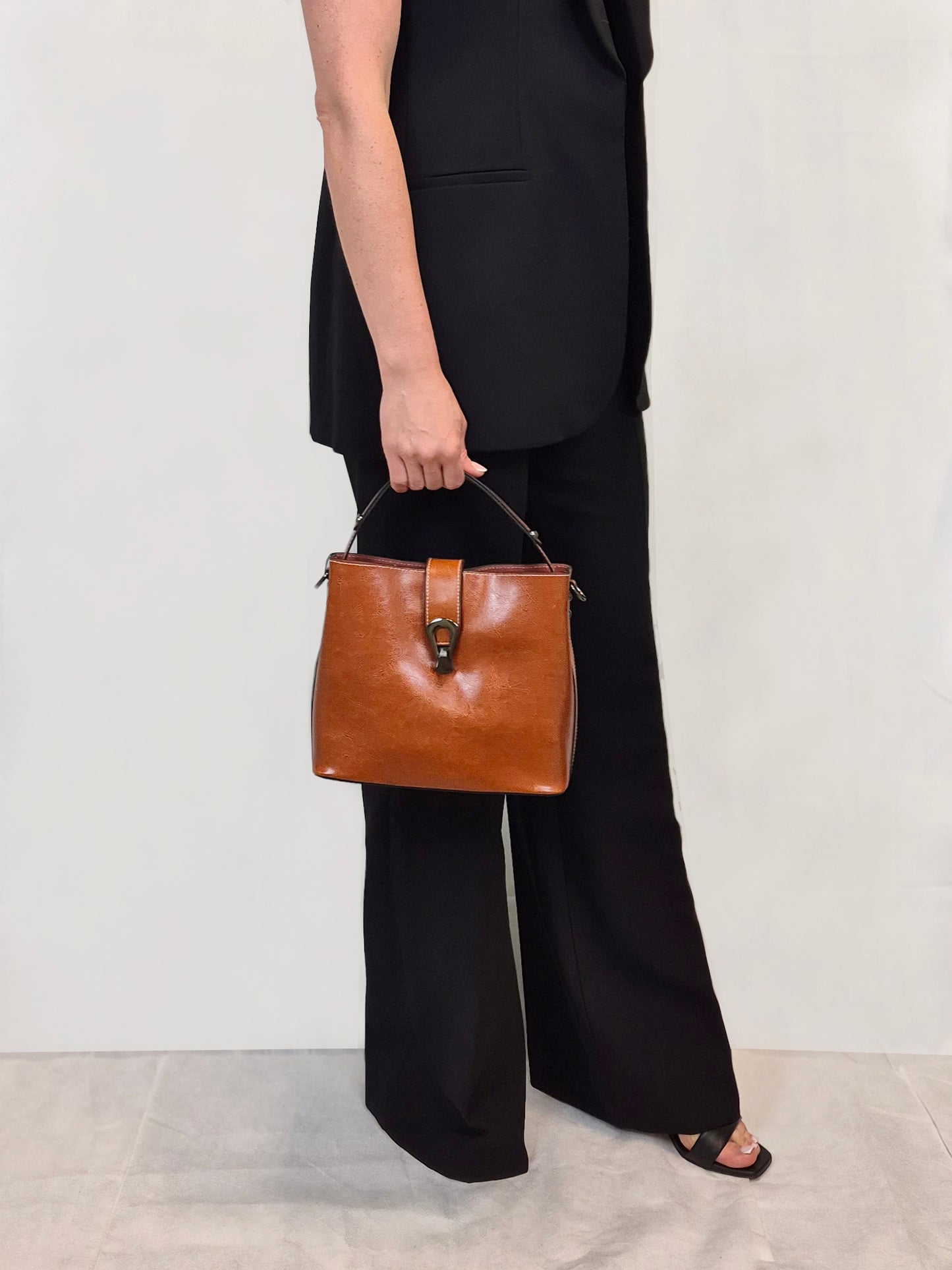Leather handbag – Model 9142