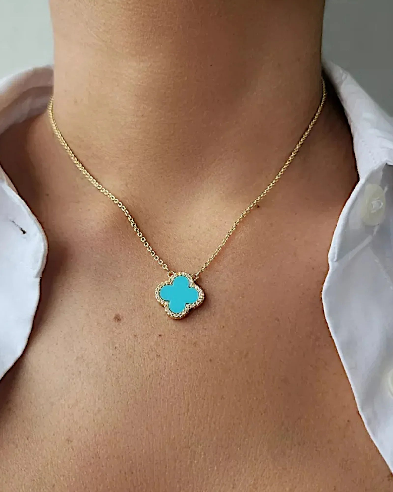 Halskette „Clover“ in goldblaue Farbe - TOLLzWOOD