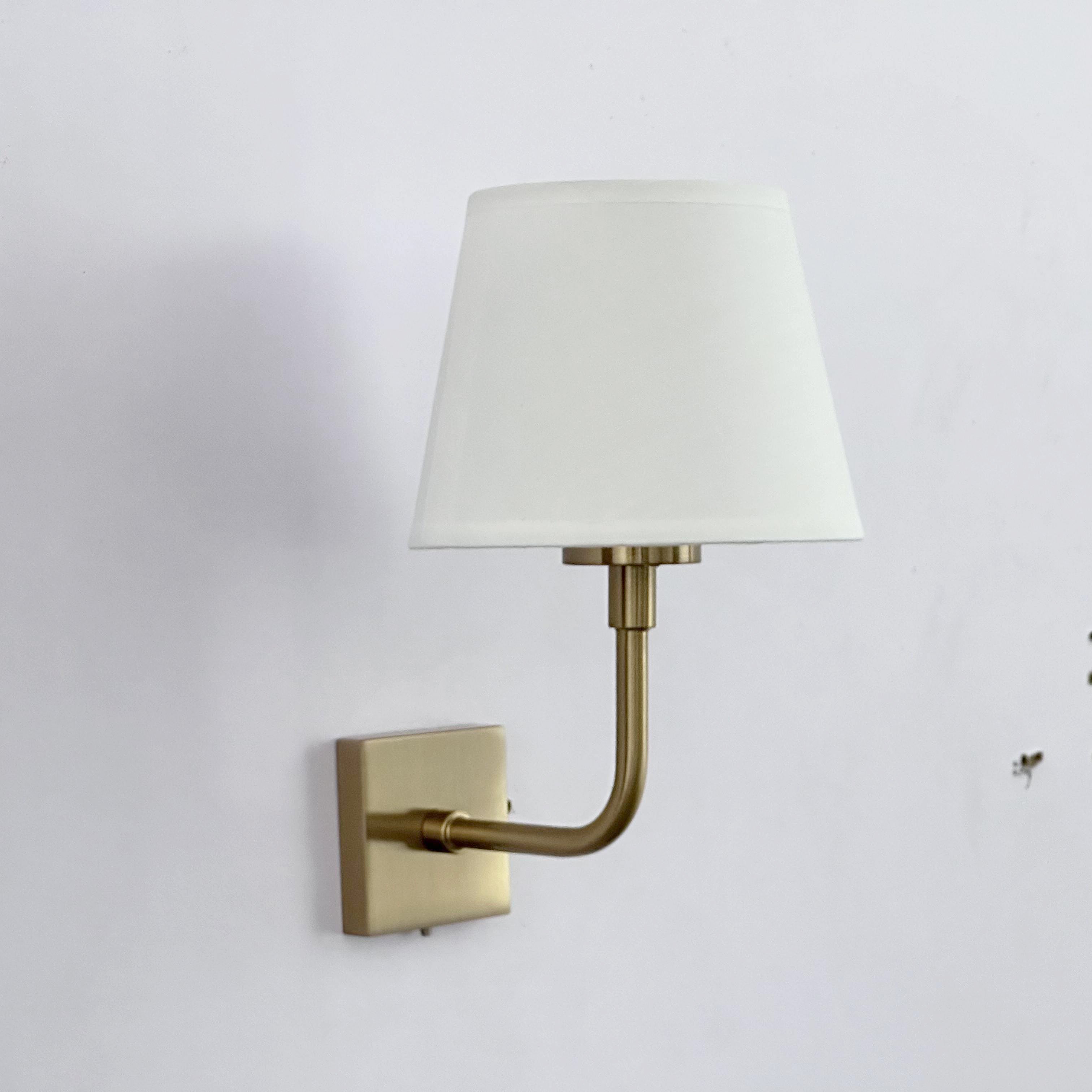 Wandleuchte aus Eisen mit Stoffschirm, goldfarben