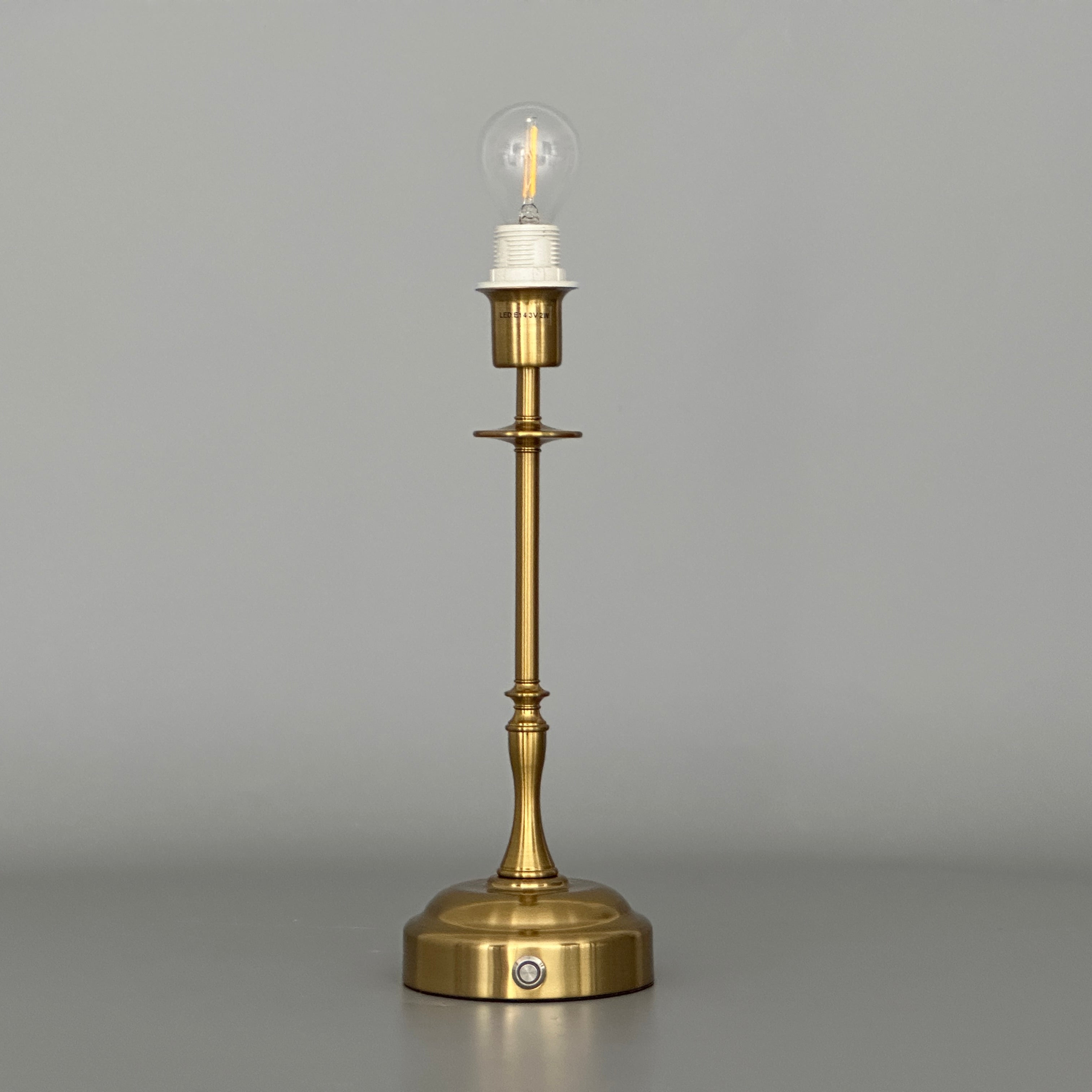 Goldene Tischlampe mit Stoffschirm, dimmbar