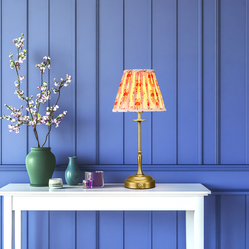 Goldene Tischlampe mit Stoffschirm, dimmbar
