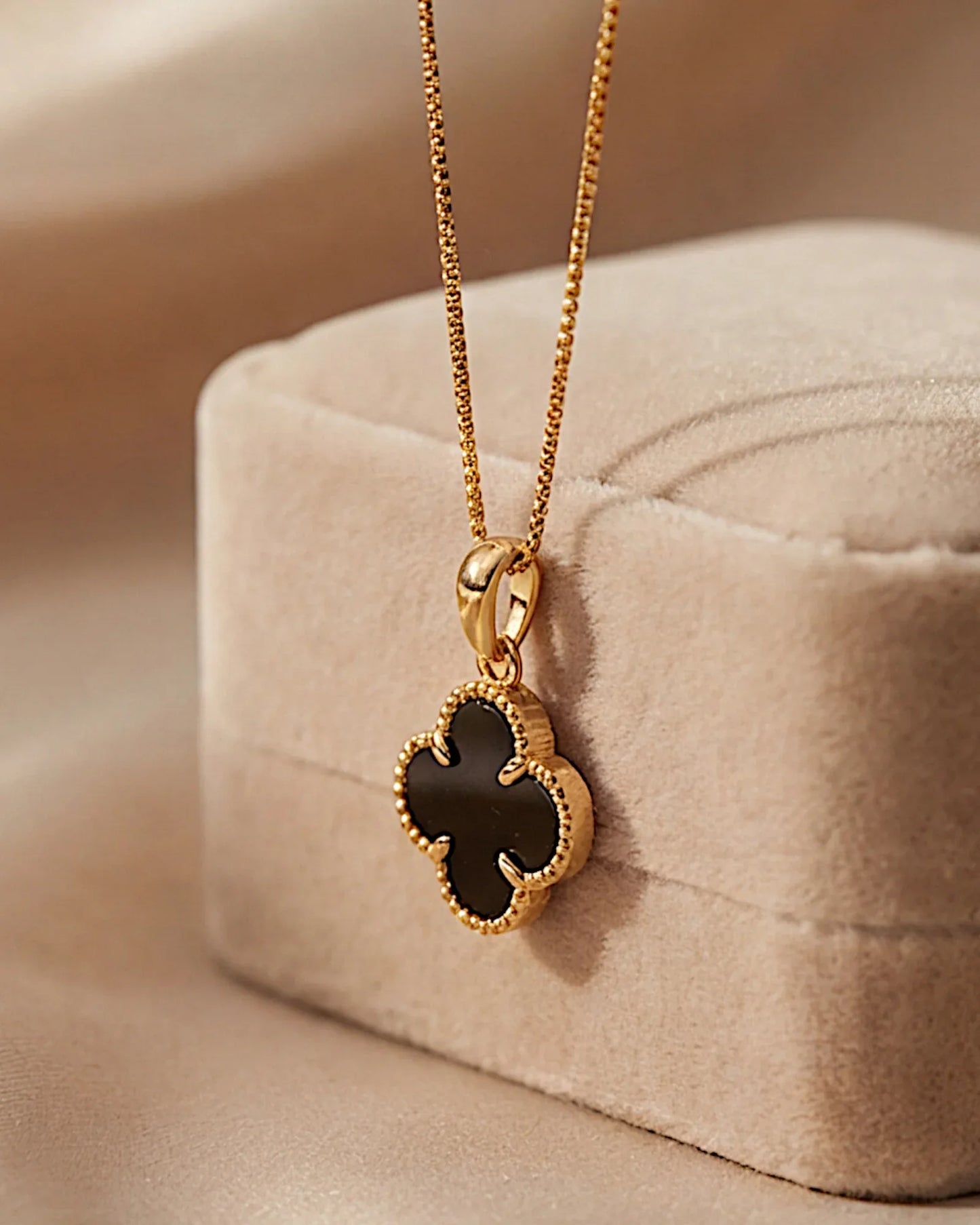 Halskette „Clover2“ in goldschwarz Farbe - TOLLzWOOD