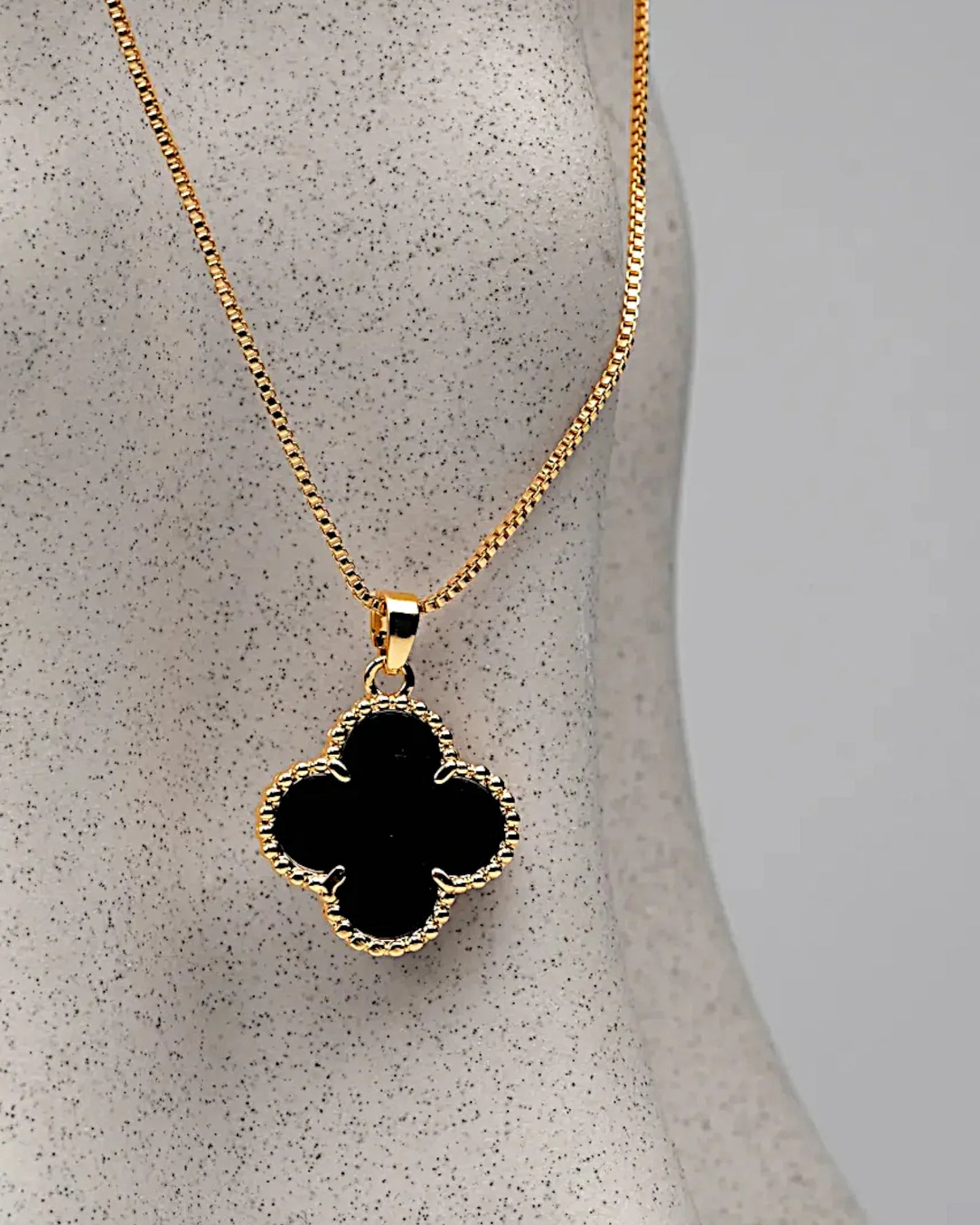 Halskette „Clover2“ in goldschwarz Farbe - TOLLzWOOD