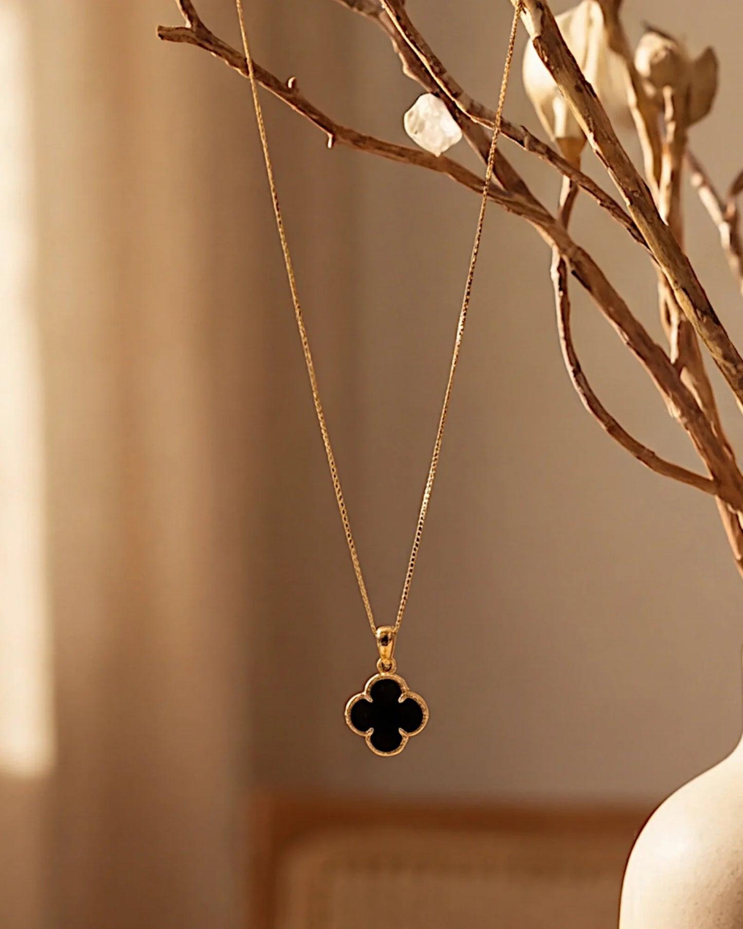 Halskette „Clover2“ in goldschwarz Farbe - TOLLzWOOD