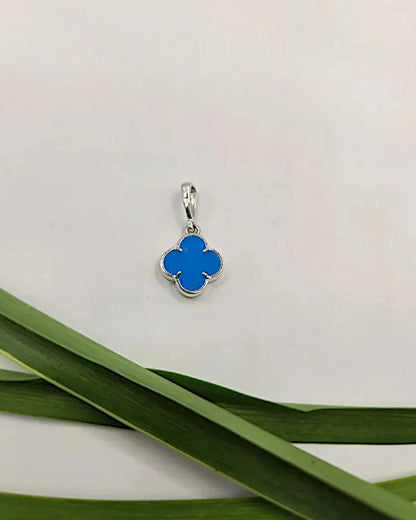 Halskette „Clover2“ in silbrigblau Farbe - TOLLzWOOD