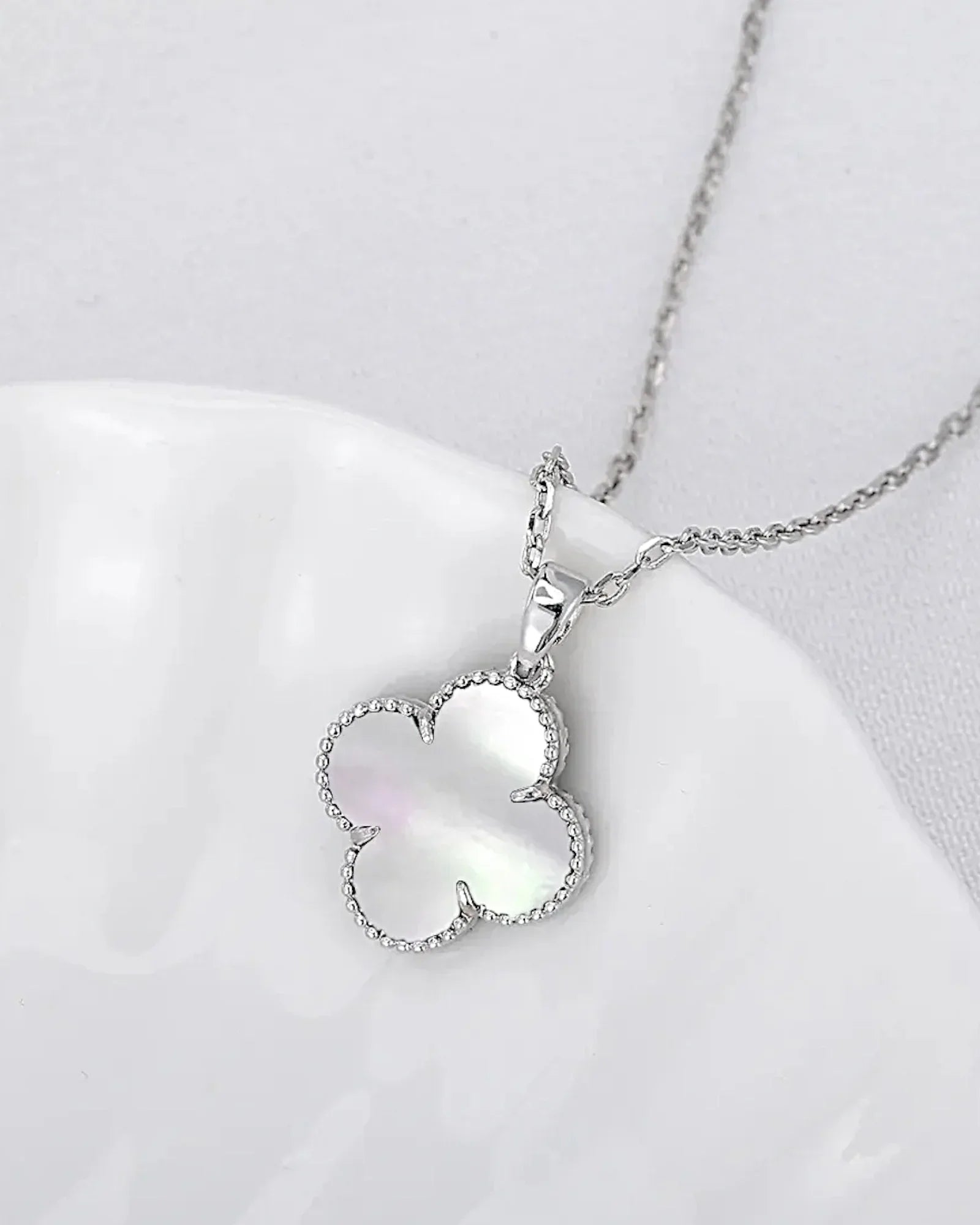 Halskette „Clover2“ in Silberweiß Farbe - TOLLzWOOD