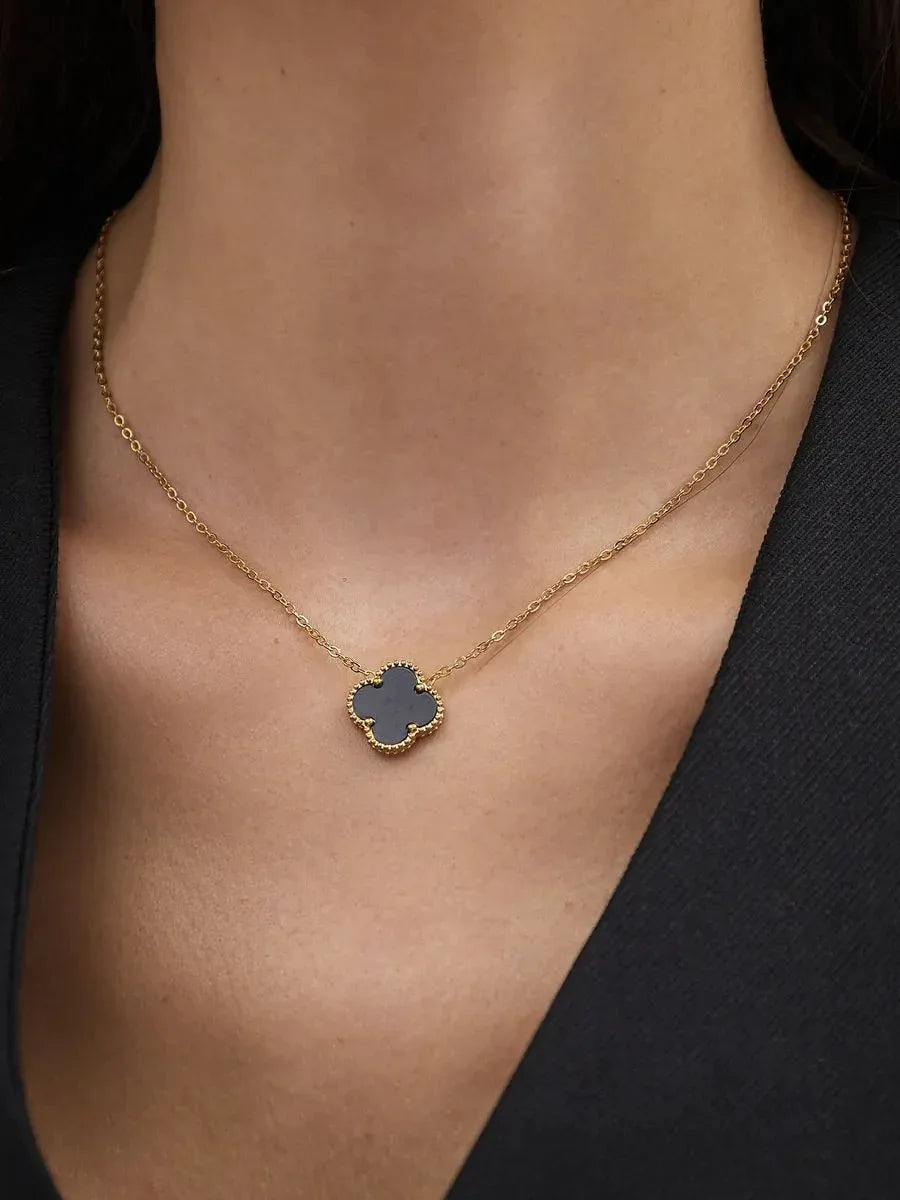 Halskette „Clover“ in Goldfarbe - TOLLzWOOD