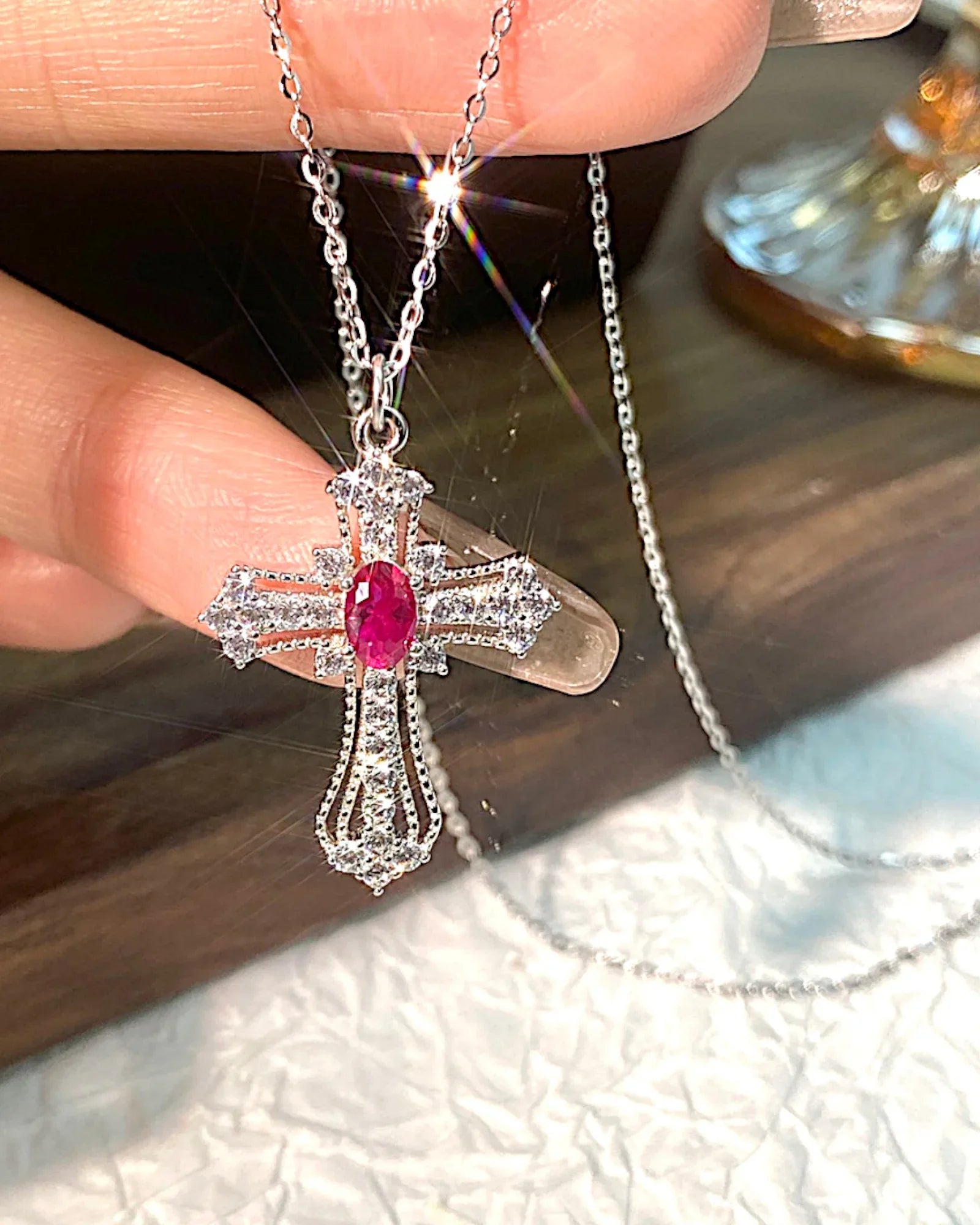 Kreuzkette aus 925er Sterlingsilber mit violettem Zirkonia - TOLLzWOOD