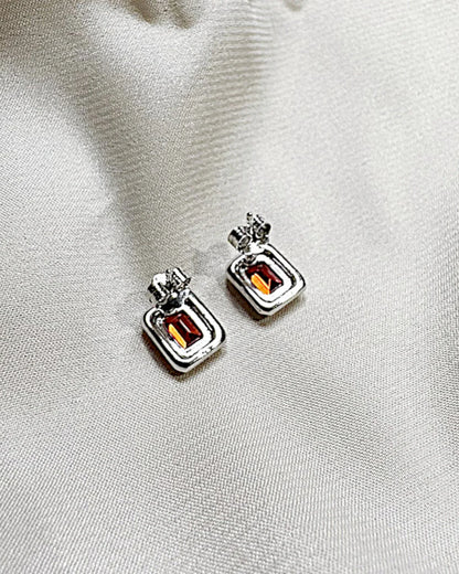 Ohrringe aus 925er Silber mit rotem Zirkonia - TOLLzWOOD