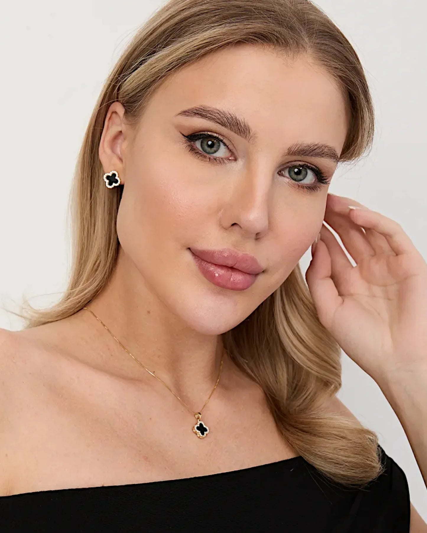Schmuck Ohrringe "Clover" aus 925er in goldschwarz Farbe - TOLLzWOOD