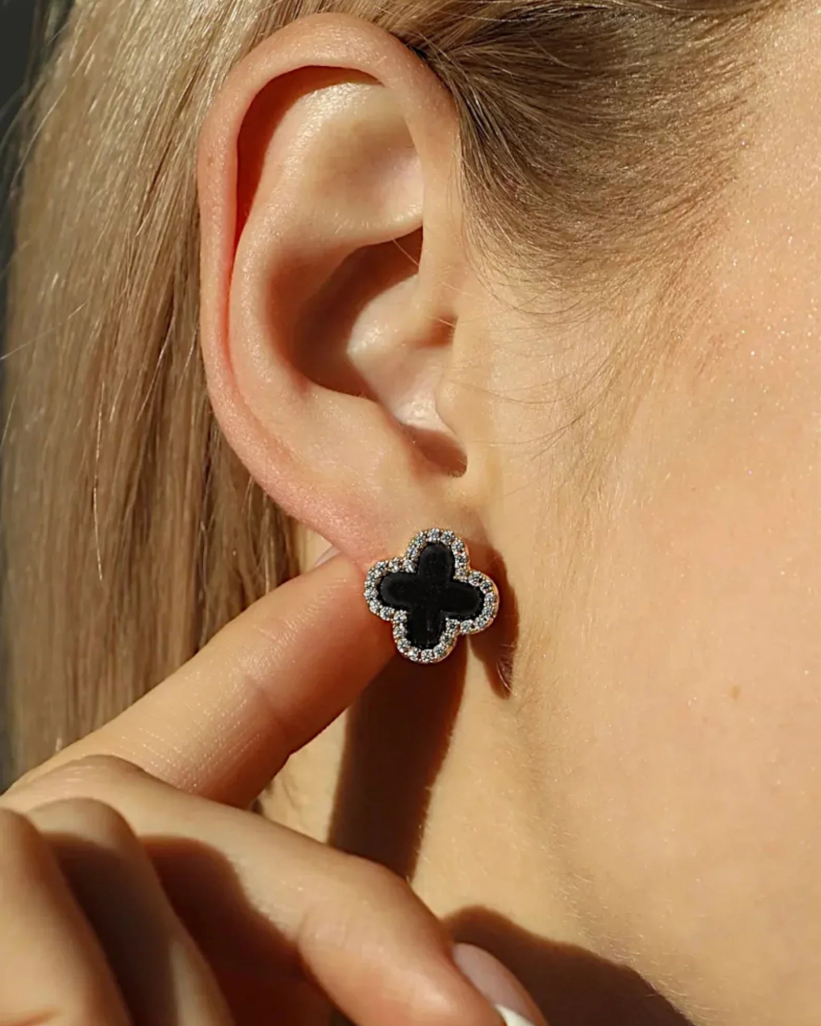 Schmuck Ohrringe "Clover" aus 925er in goldschwarz Farbe - TOLLzWOOD