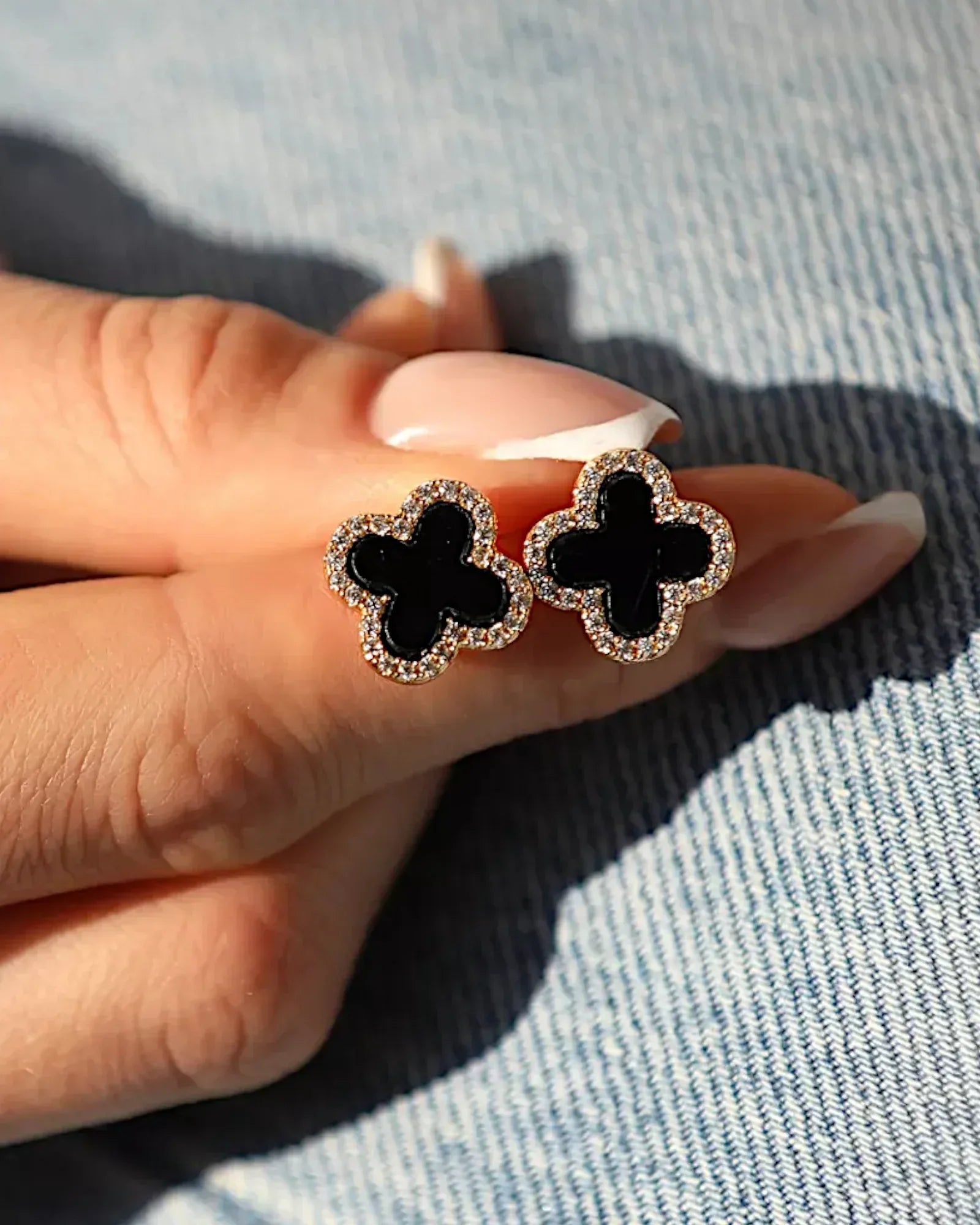 Schmuck Ohrringe "Clover" aus 925er in goldschwarz Farbe - TOLLzWOOD