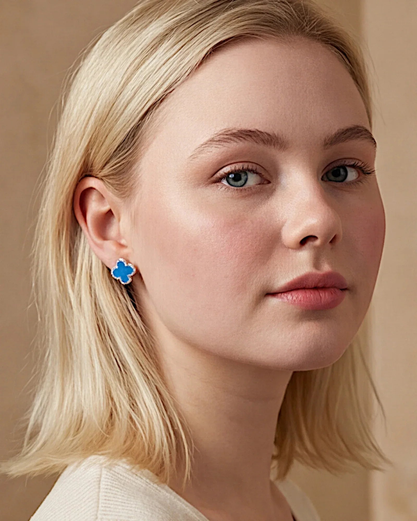 Schmuck Ohrringe "Clover" aus 925er in silbrigblau Farbe - TOLLzWOOD