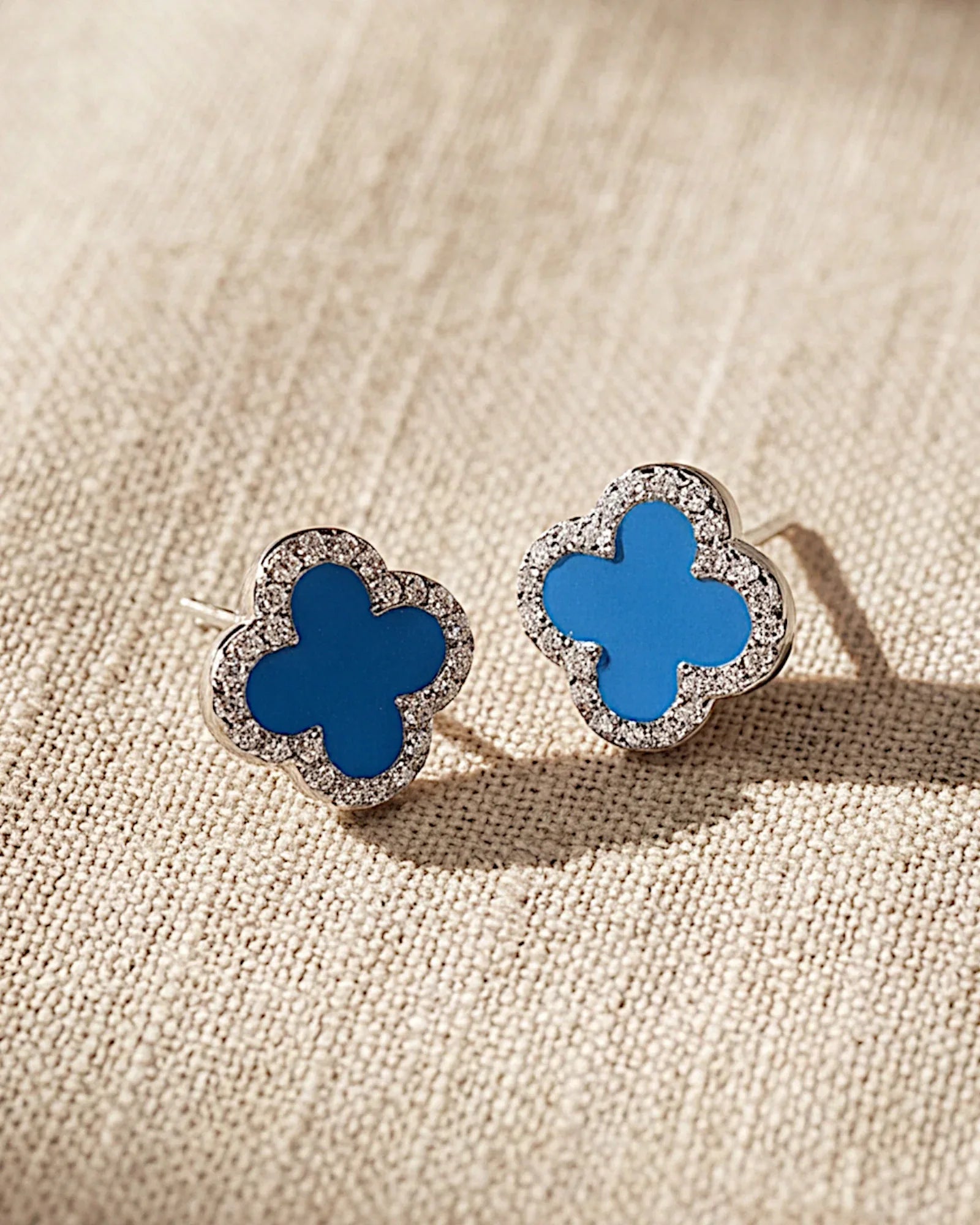 Schmuck Ohrringe "Clover" aus 925er in silbrigblau Farbe - TOLLzWOOD