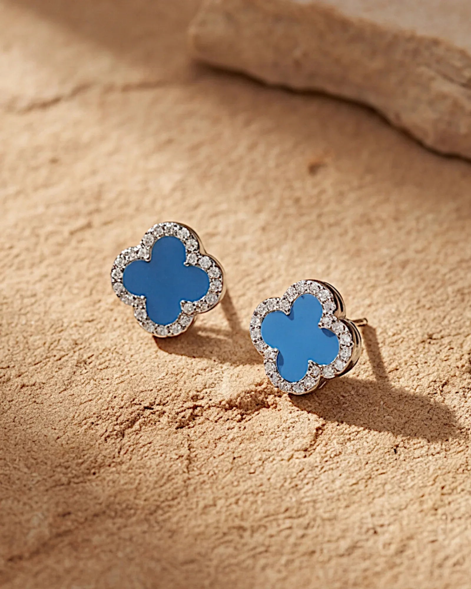 Schmuck Ohrringe "Clover" aus 925er in silbrigblau Farbe - TOLLzWOOD