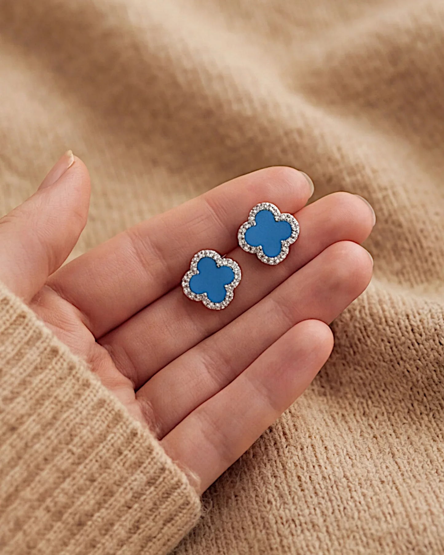 Schmuck Ohrringe "Clover" aus 925er in silbrigblau Farbe - TOLLzWOOD