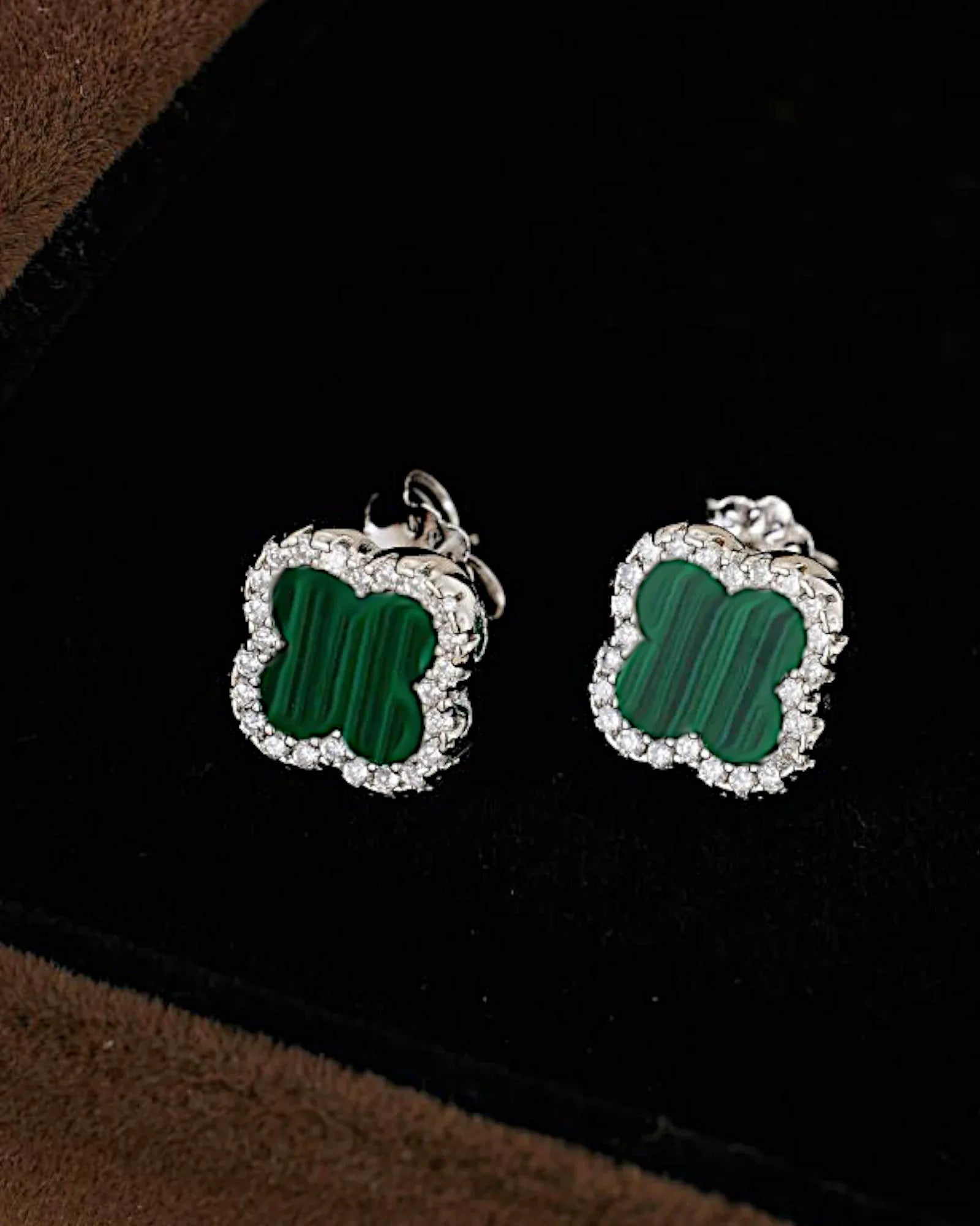 Schmuck Ohrringe "Clover" aus 925er in silbrig-grüne Farbe - TOLLzWOOD