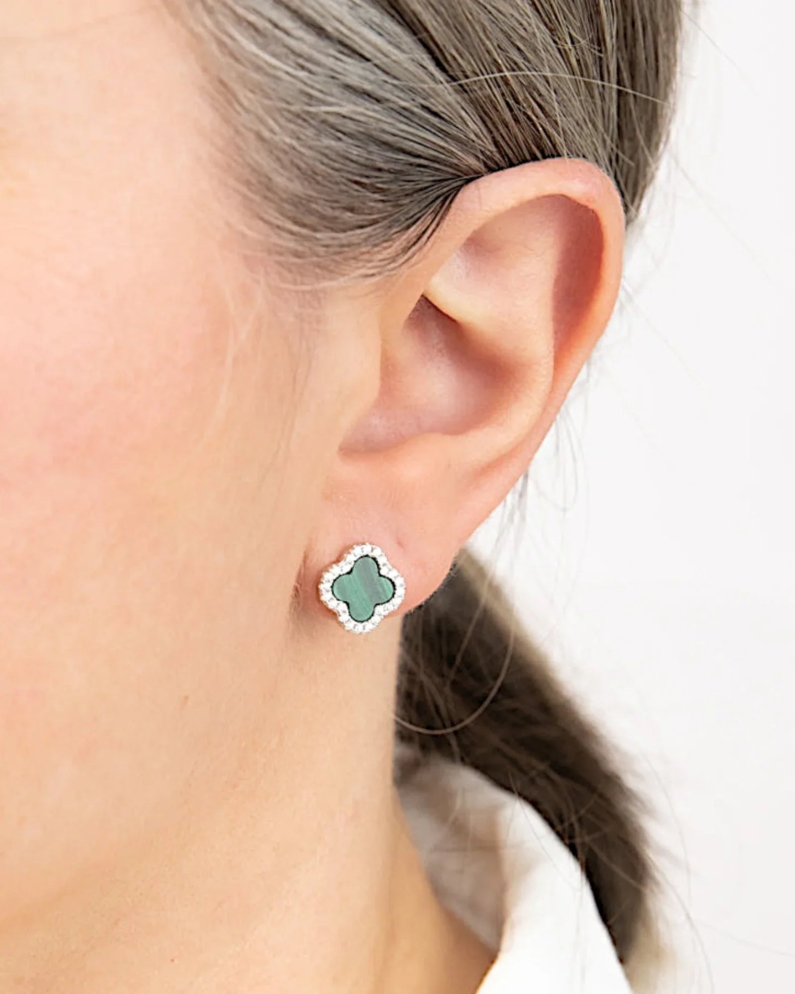 Schmuck Ohrringe "Clover" aus 925er in silbrig-grüne Farbe - TOLLzWOOD