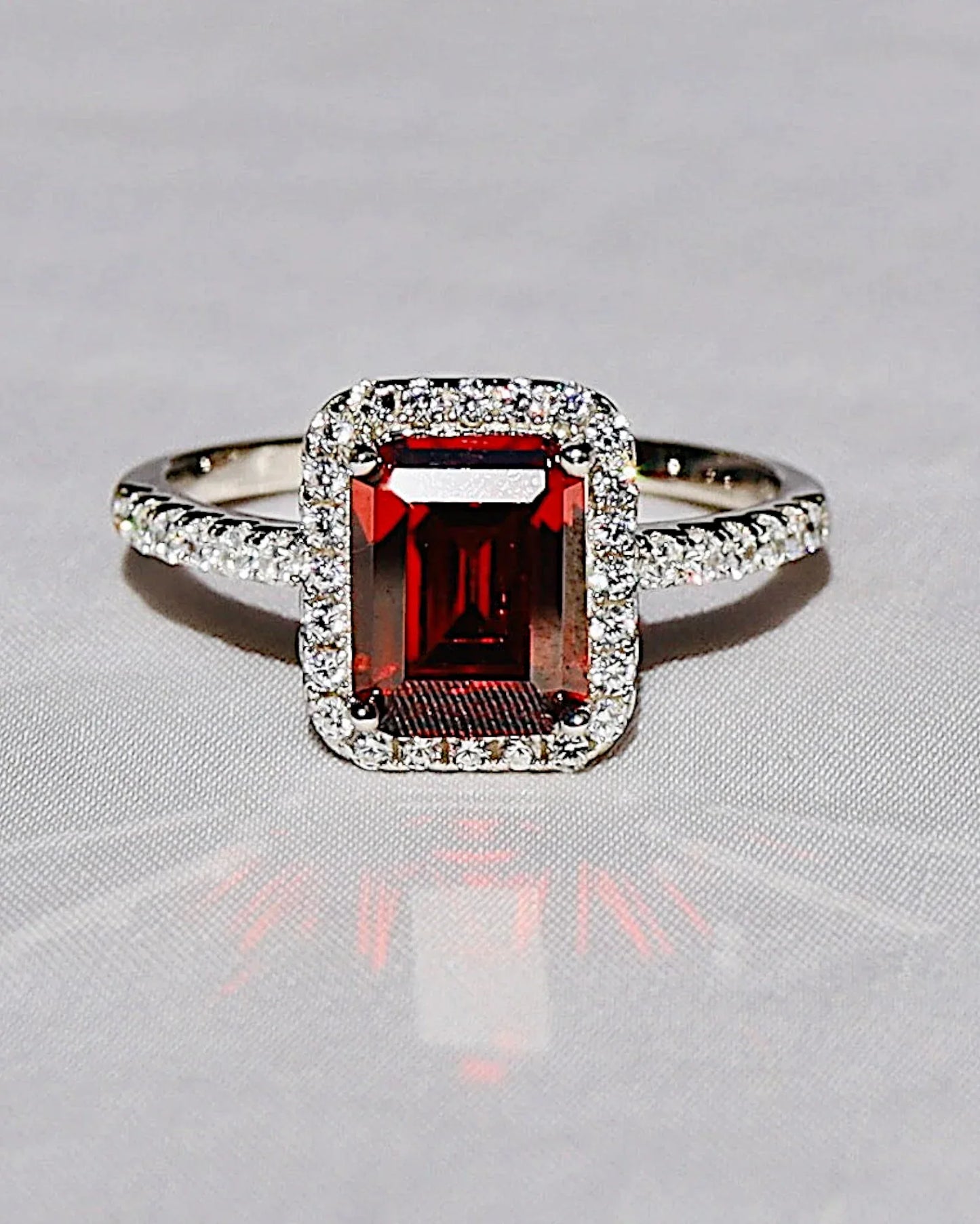 Ring aus 925er Silber mit grünem Zirkonia - TOLLzWOOD