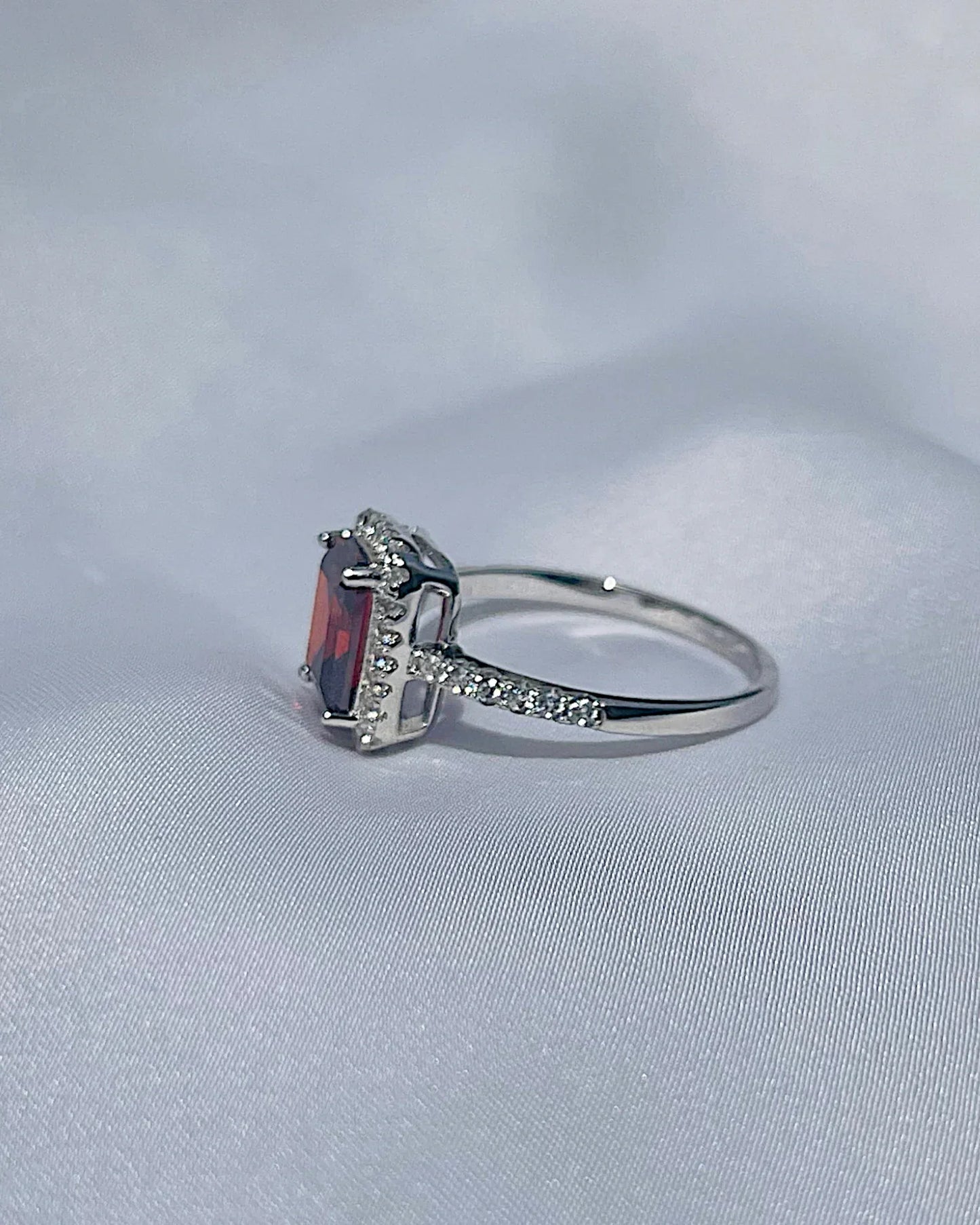 Ring aus 925er Silber mit grünem Zirkonia - TOLLzWOOD