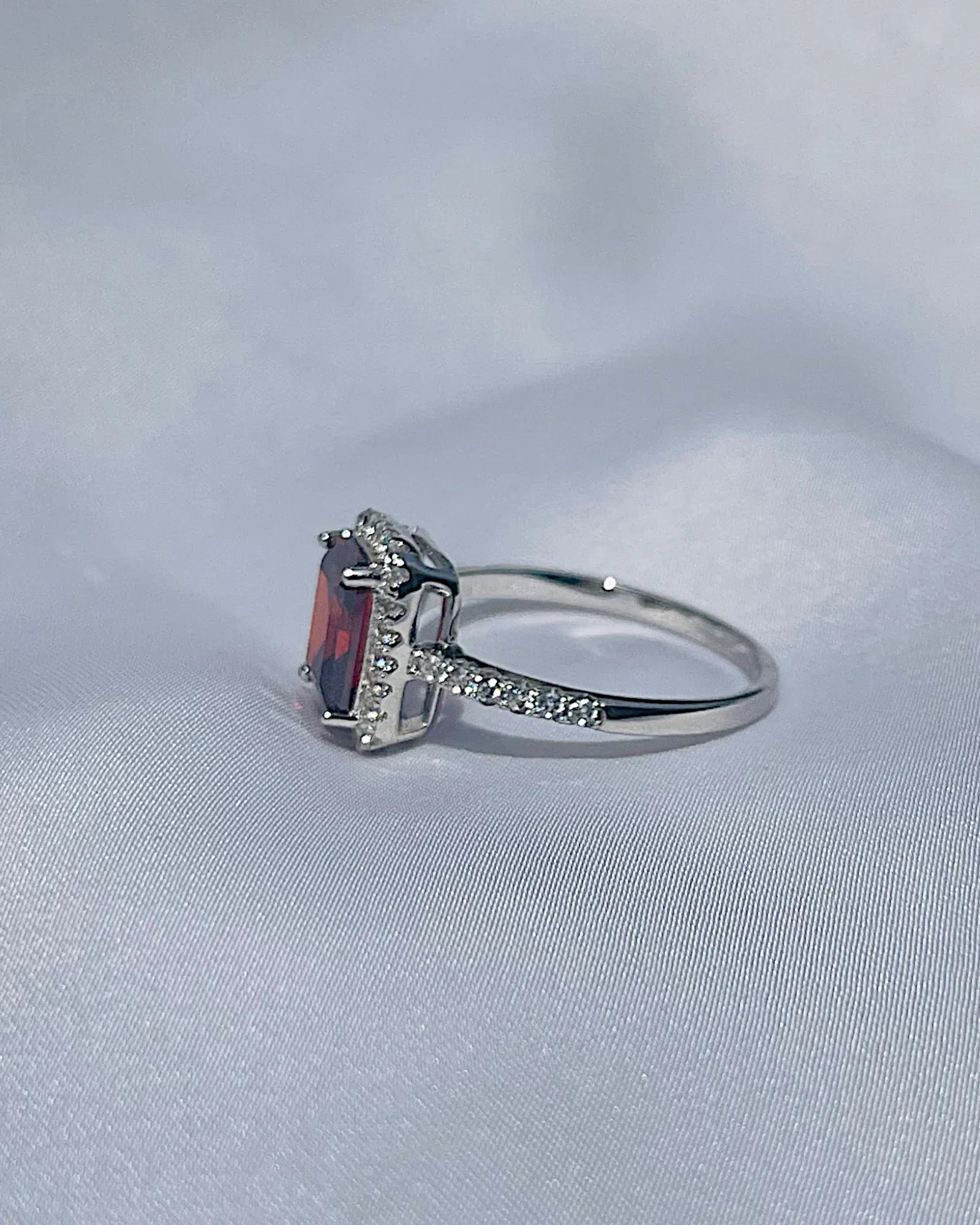 Ring aus 925er Silber mit grünem Zirkonia - TOLLzWOOD