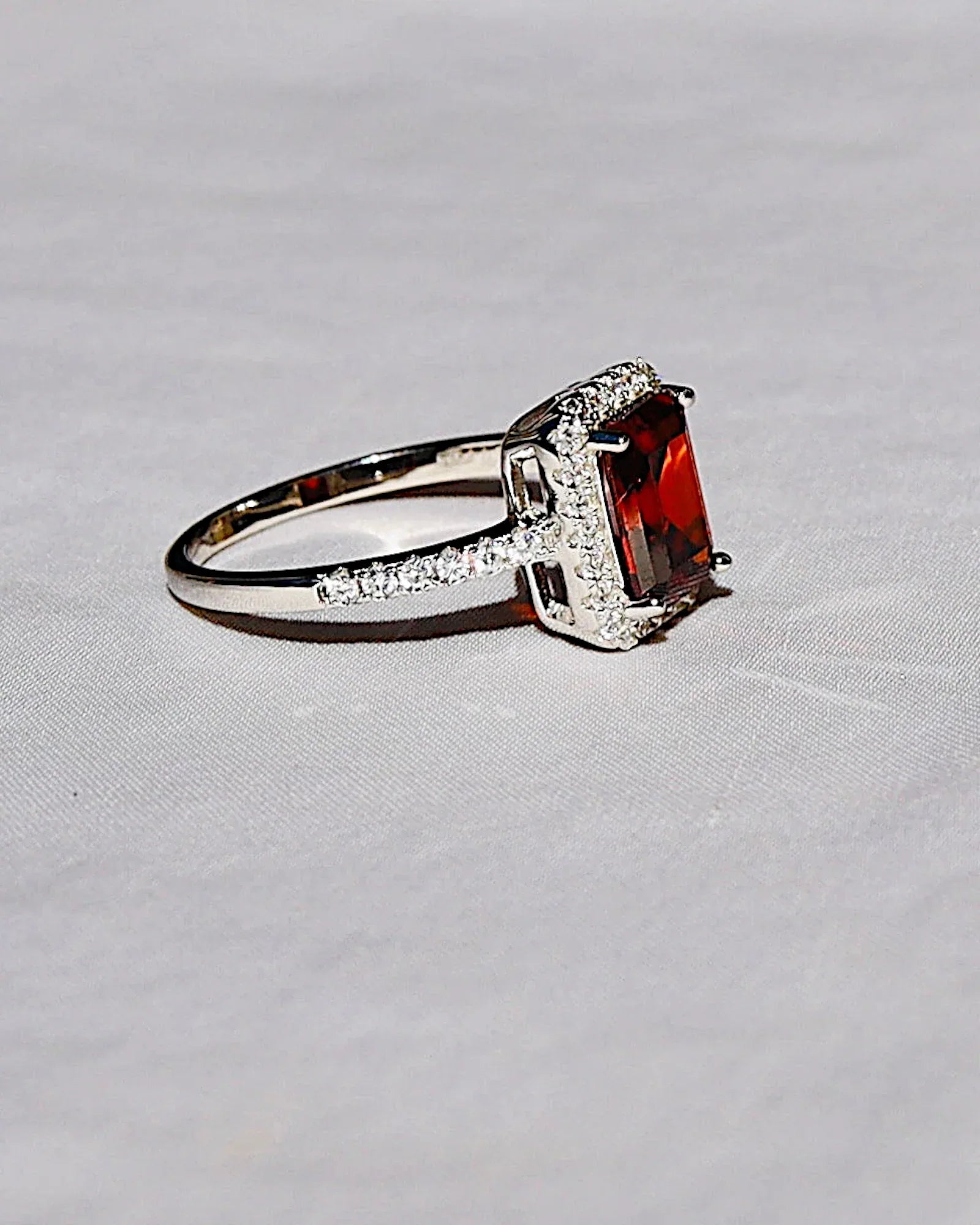 Ring aus 925er Silber mit grünem Zirkonia - TOLLzWOOD