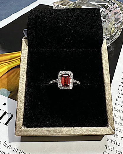 Ring aus 925er Silber mit grünem Zirkonia - TOLLzWOOD