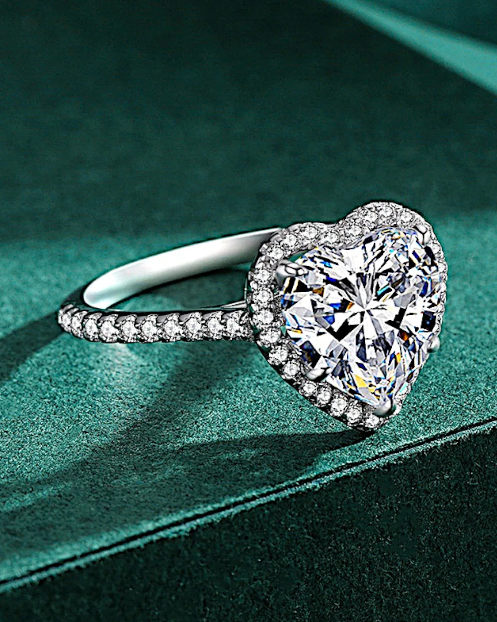 Ring aus 925er Sterlingsilber mit einem großen herzförmigen Zirkonia - TOLLzWOOD