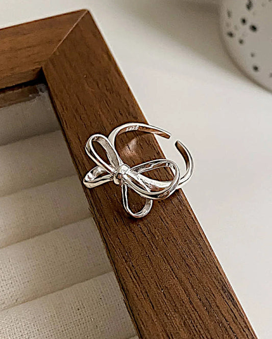 Schleifenförmiger Ring aus 925er Sterlingsilber - TOLLzWOOD