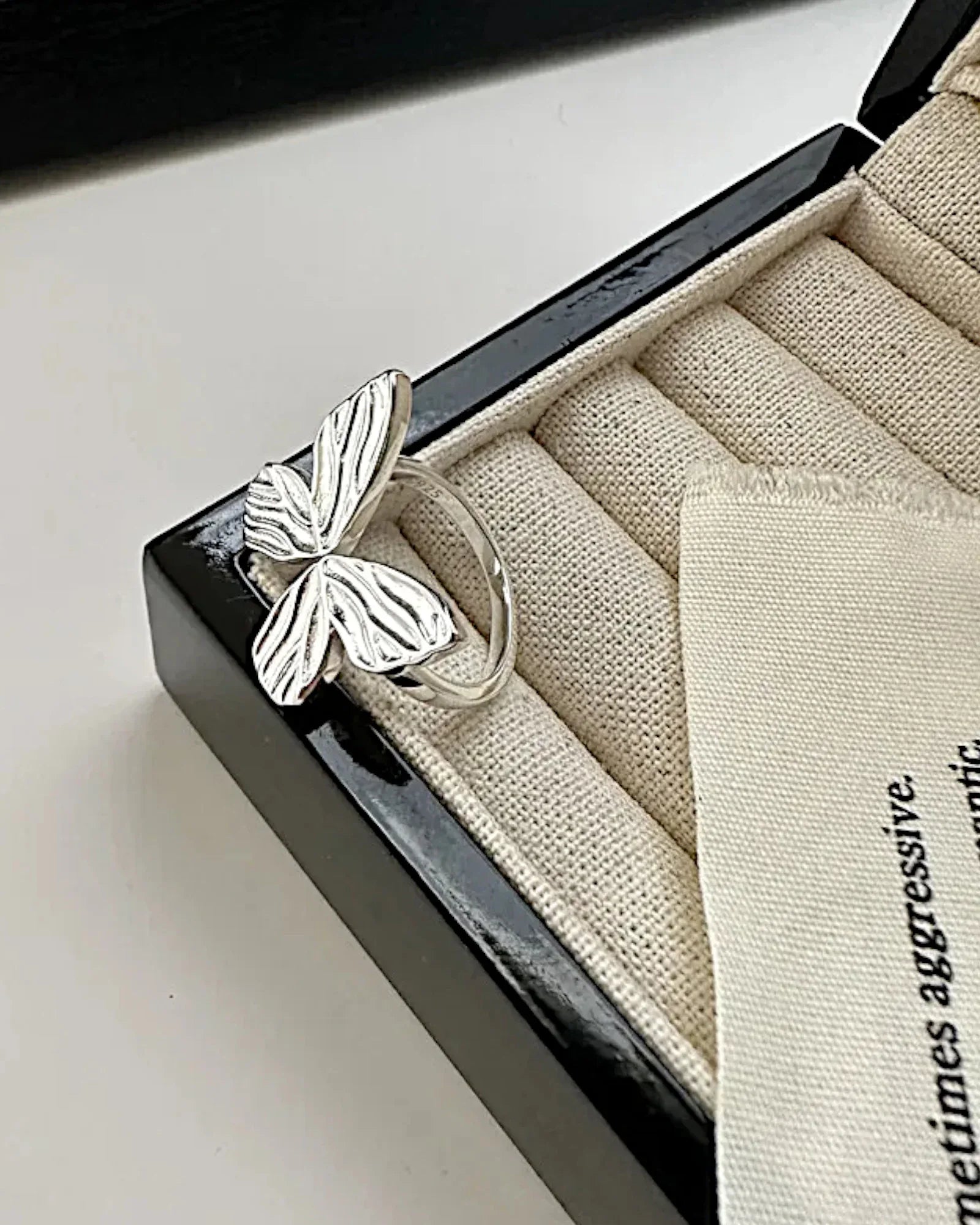 Schmetterlingsförmiger Ring aus 925er Sterlingsilber - TOLLzWOOD