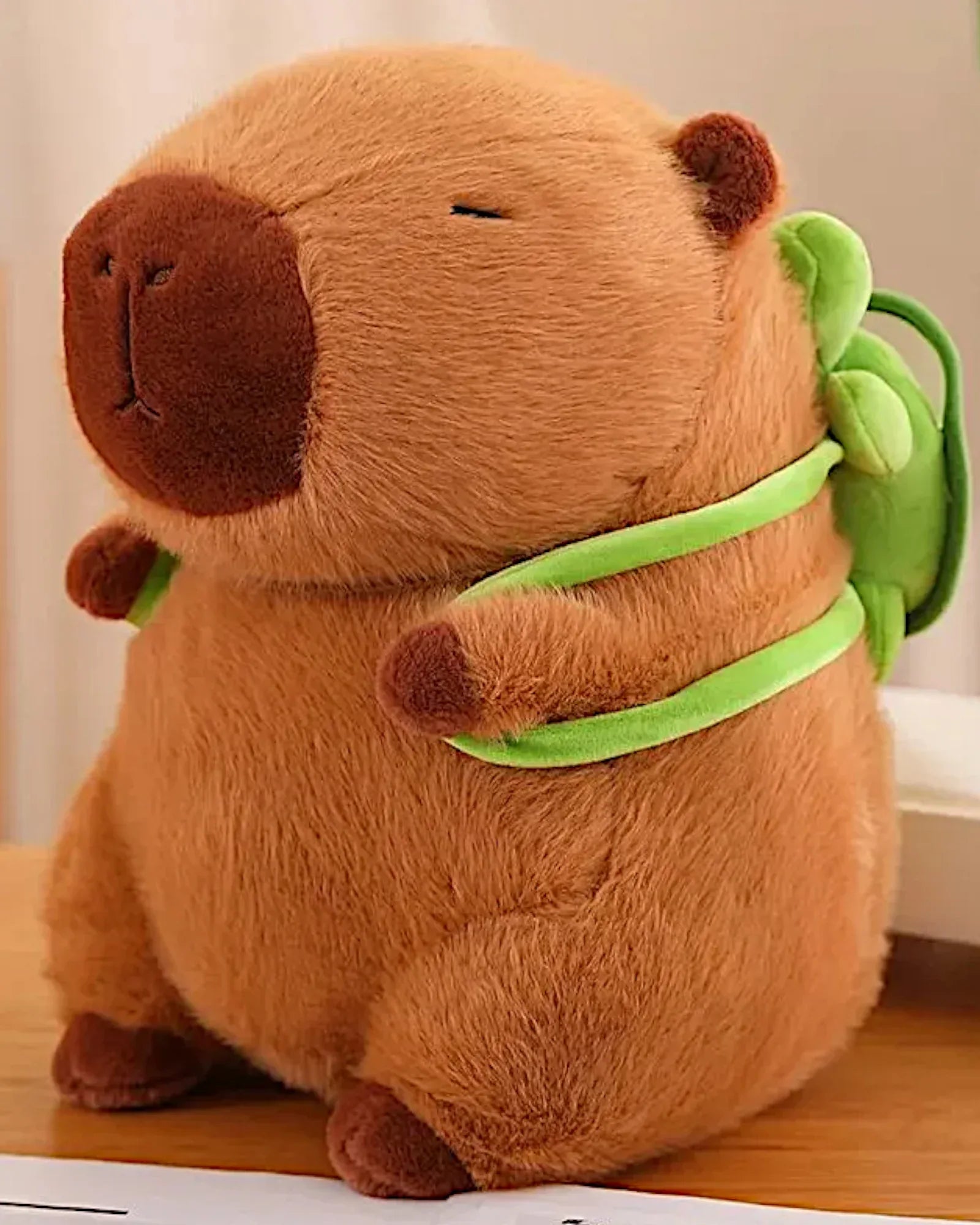 Kapibra. Spielzeug Panda. Wasserschwein mit Rucksack, Plüschtier - TOLLzWOOD