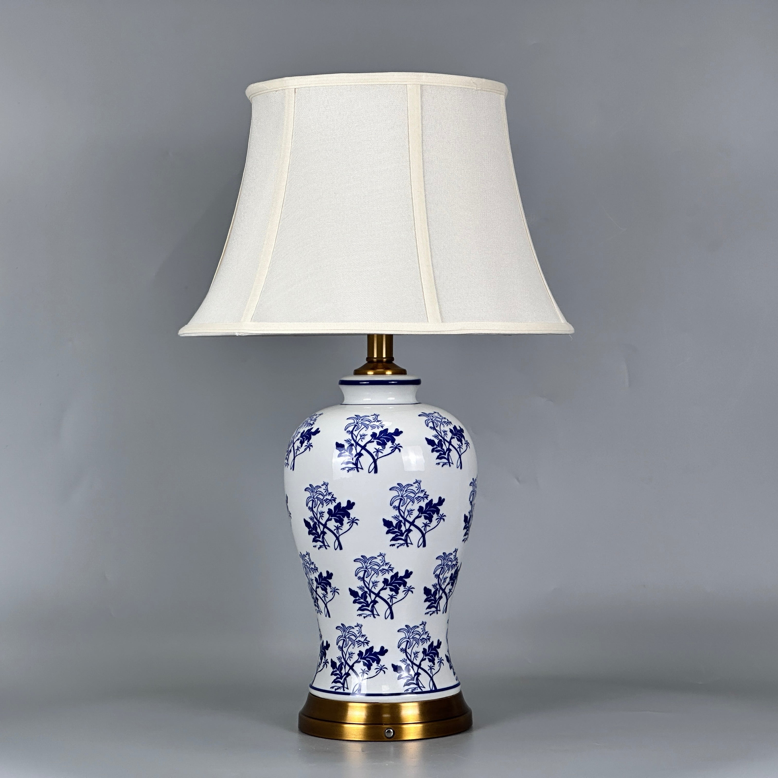 Keramik-Tischlampe mit Stoffschirm, goldfarben
