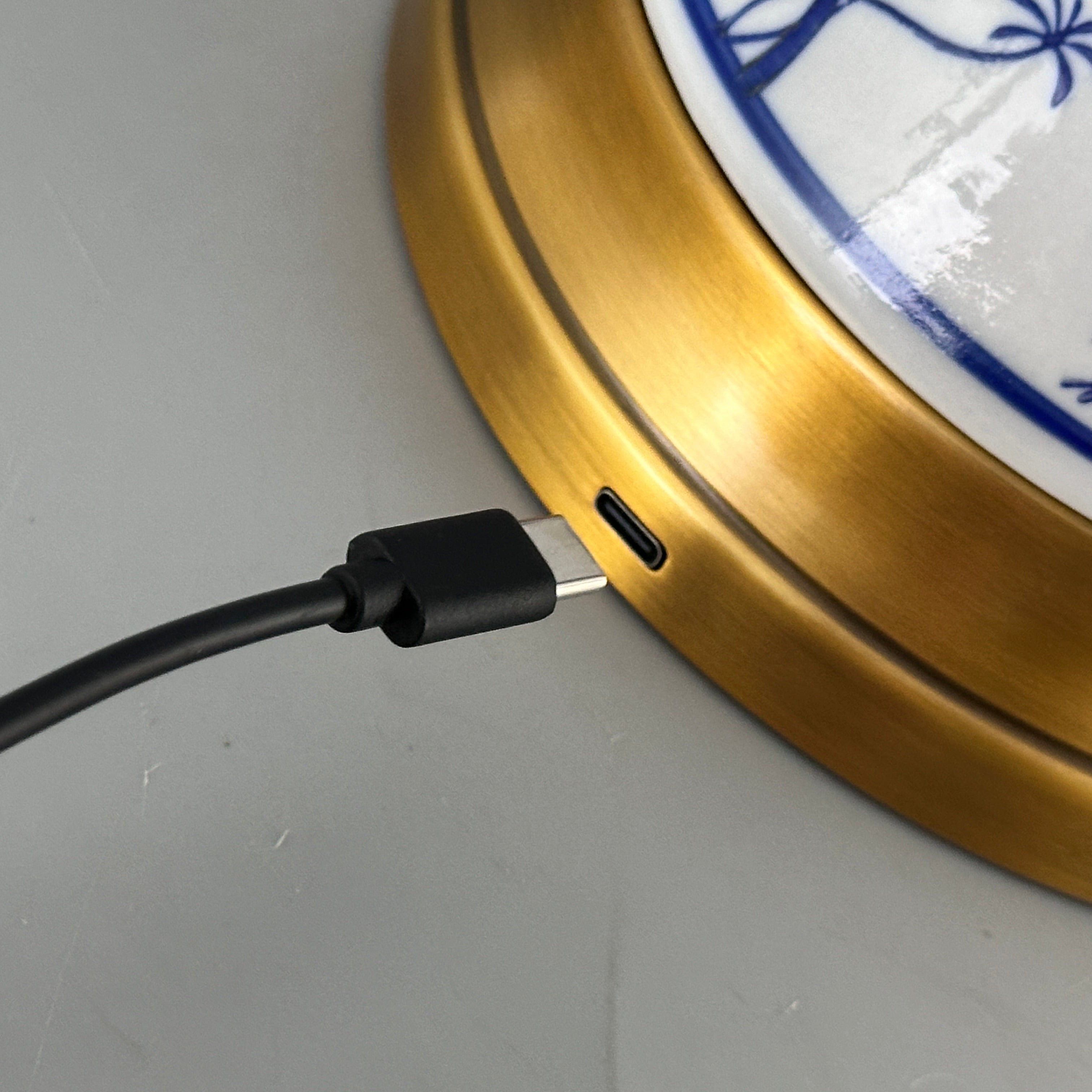 Keramik-Tischlampe mit Stoffschirm, goldfarben