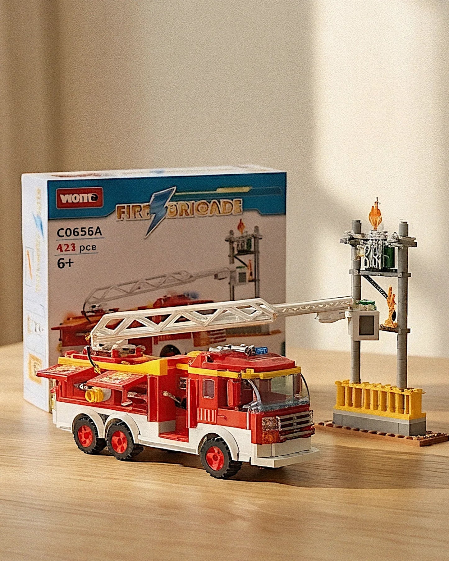EC-Feuerwehrfahrzeug mit Drehleiter, 433 Teile - TOLLzWOOD