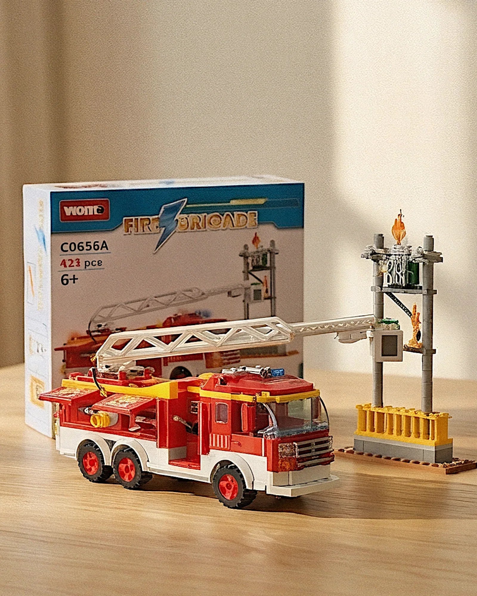 EC-Feuerwehrfahrzeug mit Drehleiter, 433 Teile - TOLLzWOOD