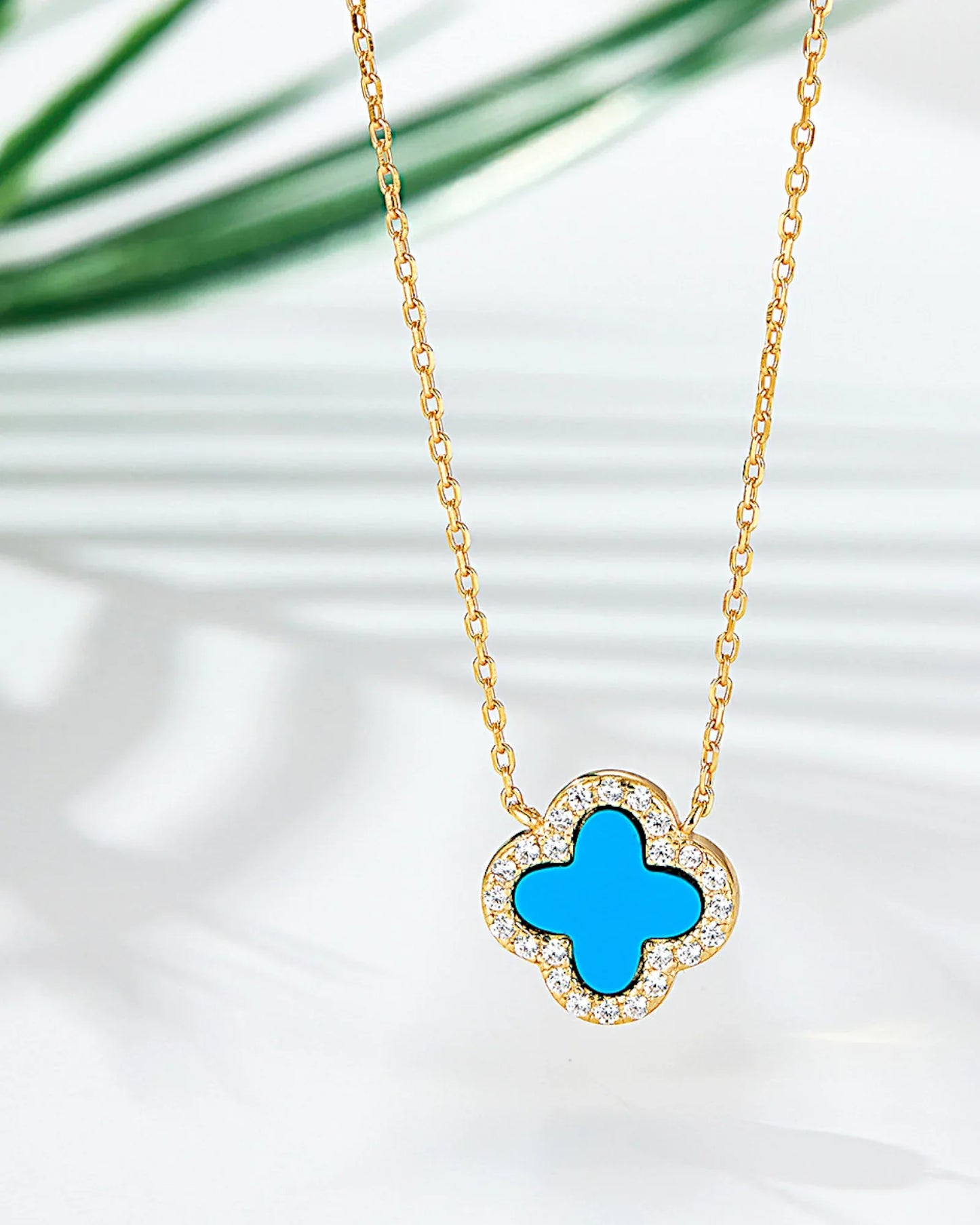 Halskette „Clover“ in goldblaue Farbe - TOLLzWOOD