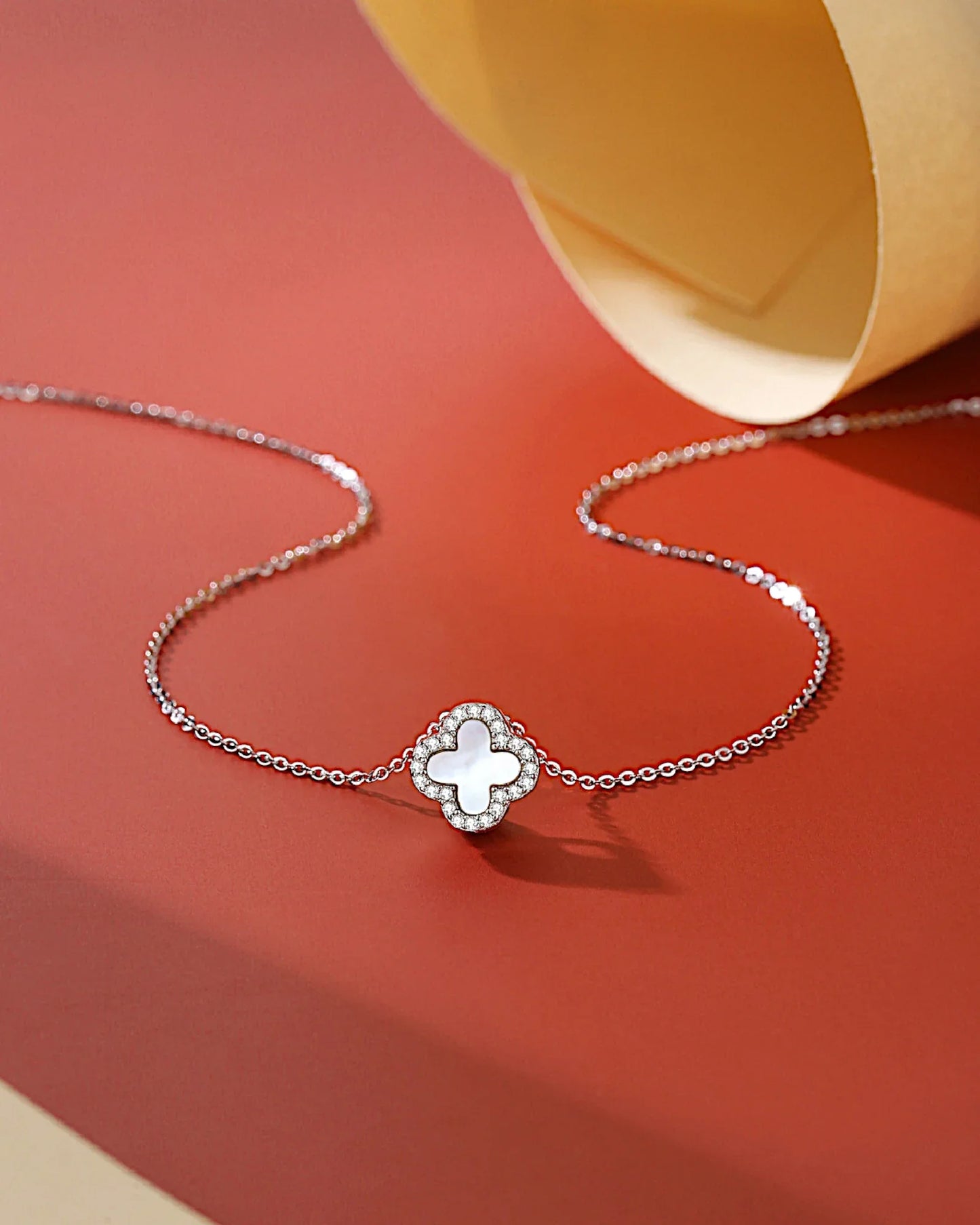 Silberfarbene „Clover“ Halskette - TOLLzWOOD