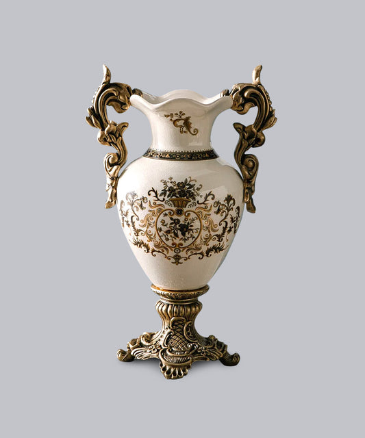 Keramikvase mit goldenem Muster