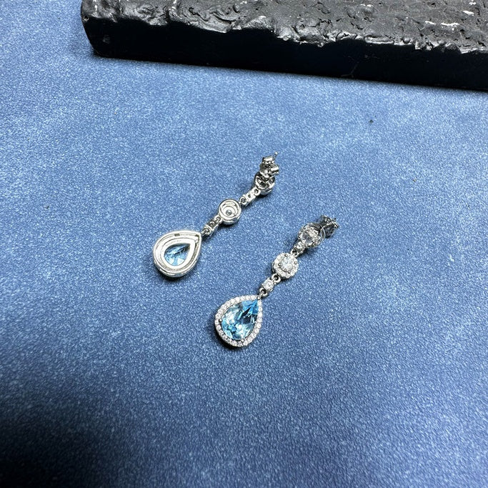 Earrings made of 925 sterling silver with blue cubic zirconia, teardrop shape