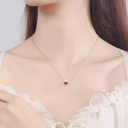 Halskette aus 925er Sterlingsilber mit runden, herzförmigen Zirkoniasteinen - TOLLzWOOD