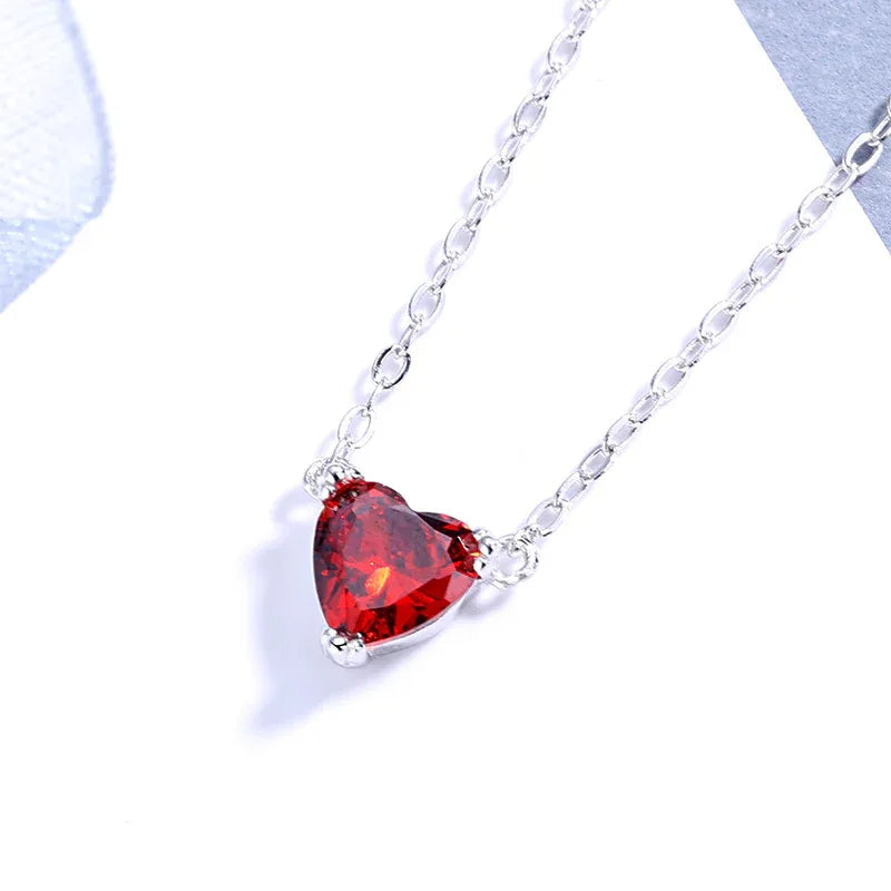 Halskette aus 925er Sterlingsilber mit runden, herzförmigen Zirkoniasteinen - TOLLzWOOD