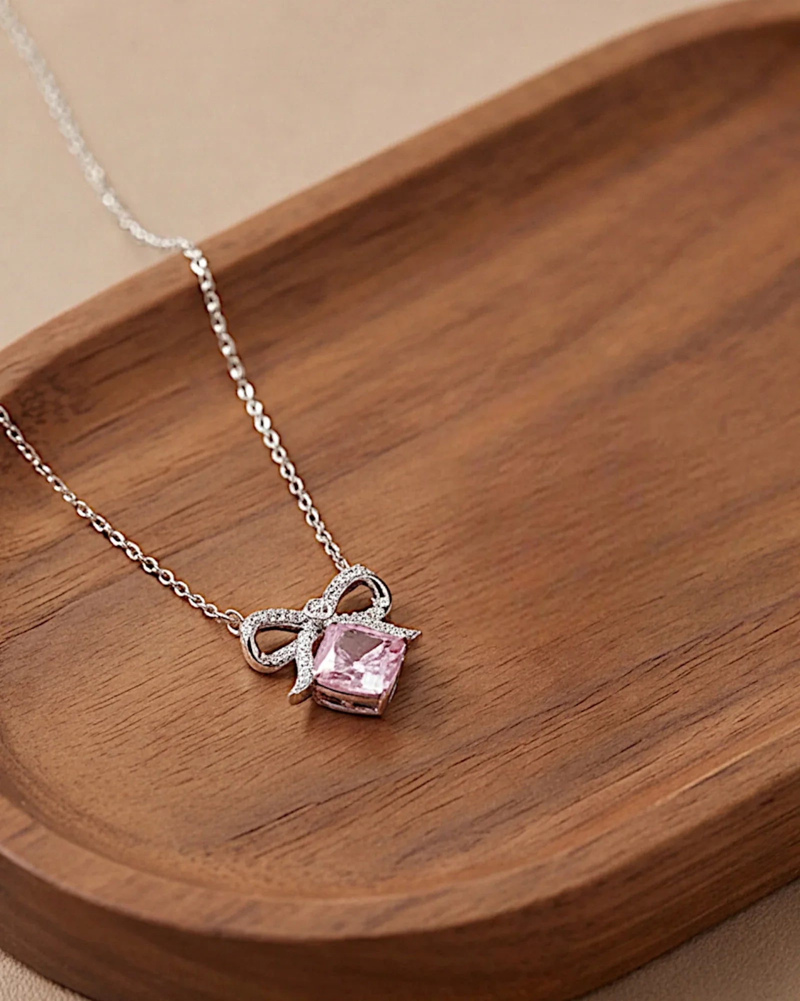 Halskette aus 925er Sterlingsilber mit einem großen rosa Zirkon - TOLLzWOOD