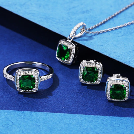 Necklace made of 925 sterling silver with green cubic zirconia